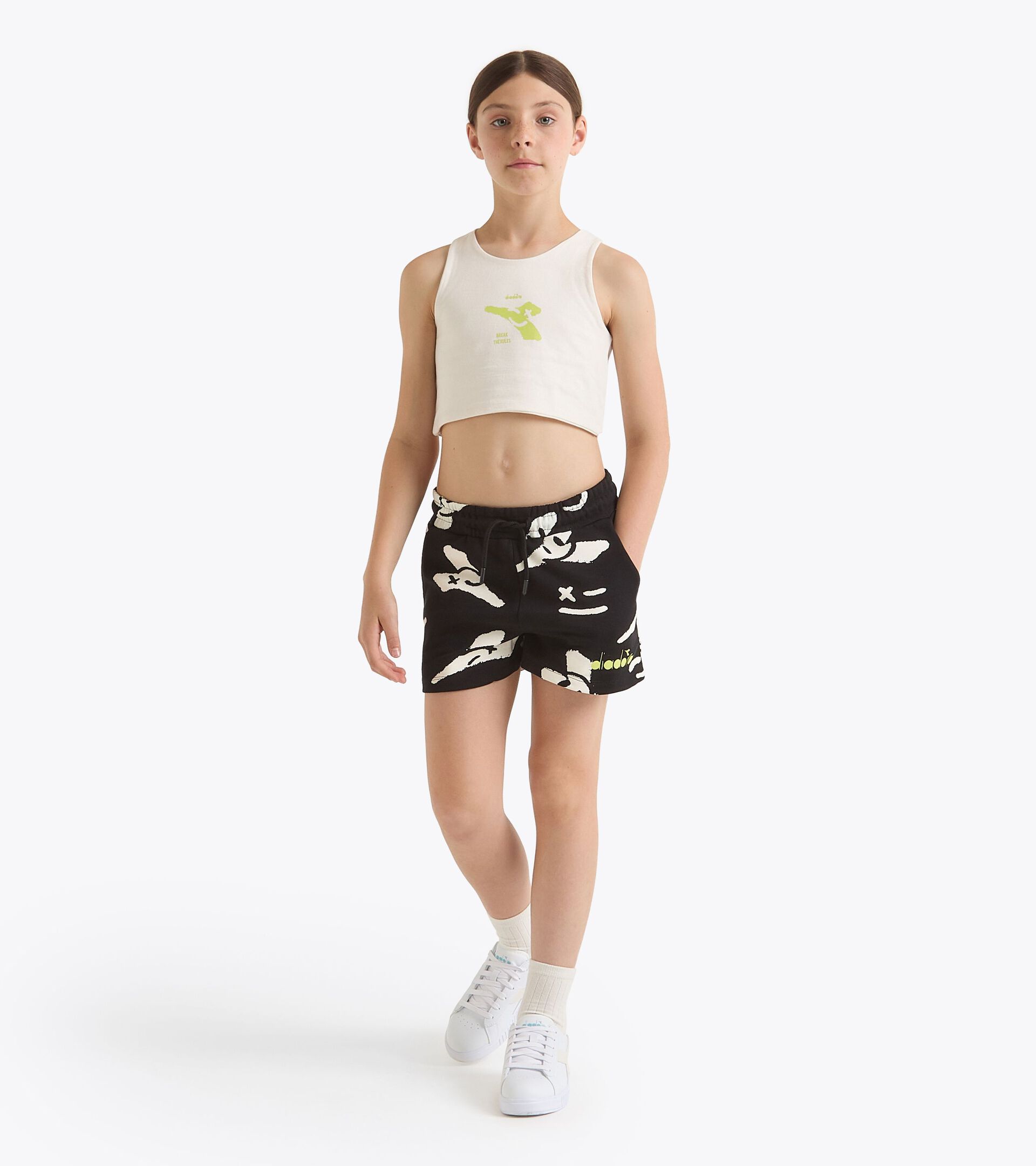 Cropped-T-Shirt mit Logo - Mädchen
JG. CROP TOP SMILE LOGO CREAM - Diadora