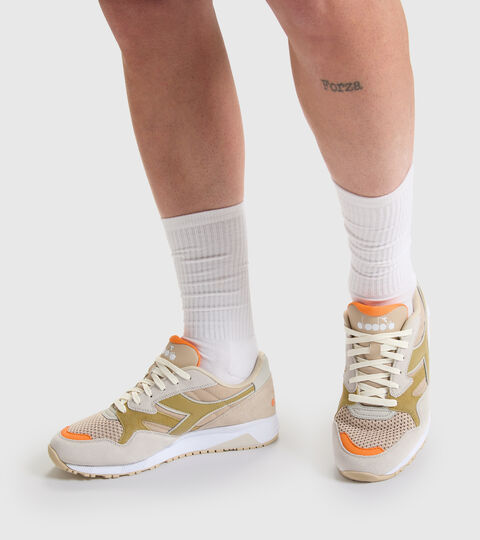 N902 S NATURAL PACK, REVEUR/POIVRE BLANC Chaussures de sport - Homme N902 S NATURAL PACK REVEUR/POIVRE BLANC - Diadora