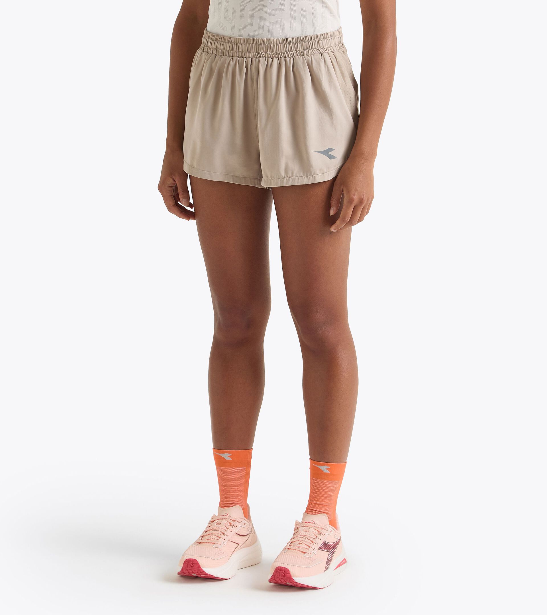 2.5’’ race shorts  - Coolcore light fabric - Women’s
 L. SUPER LIGHT SPLIT SHORTS 2.5 HUMUS - Diadora