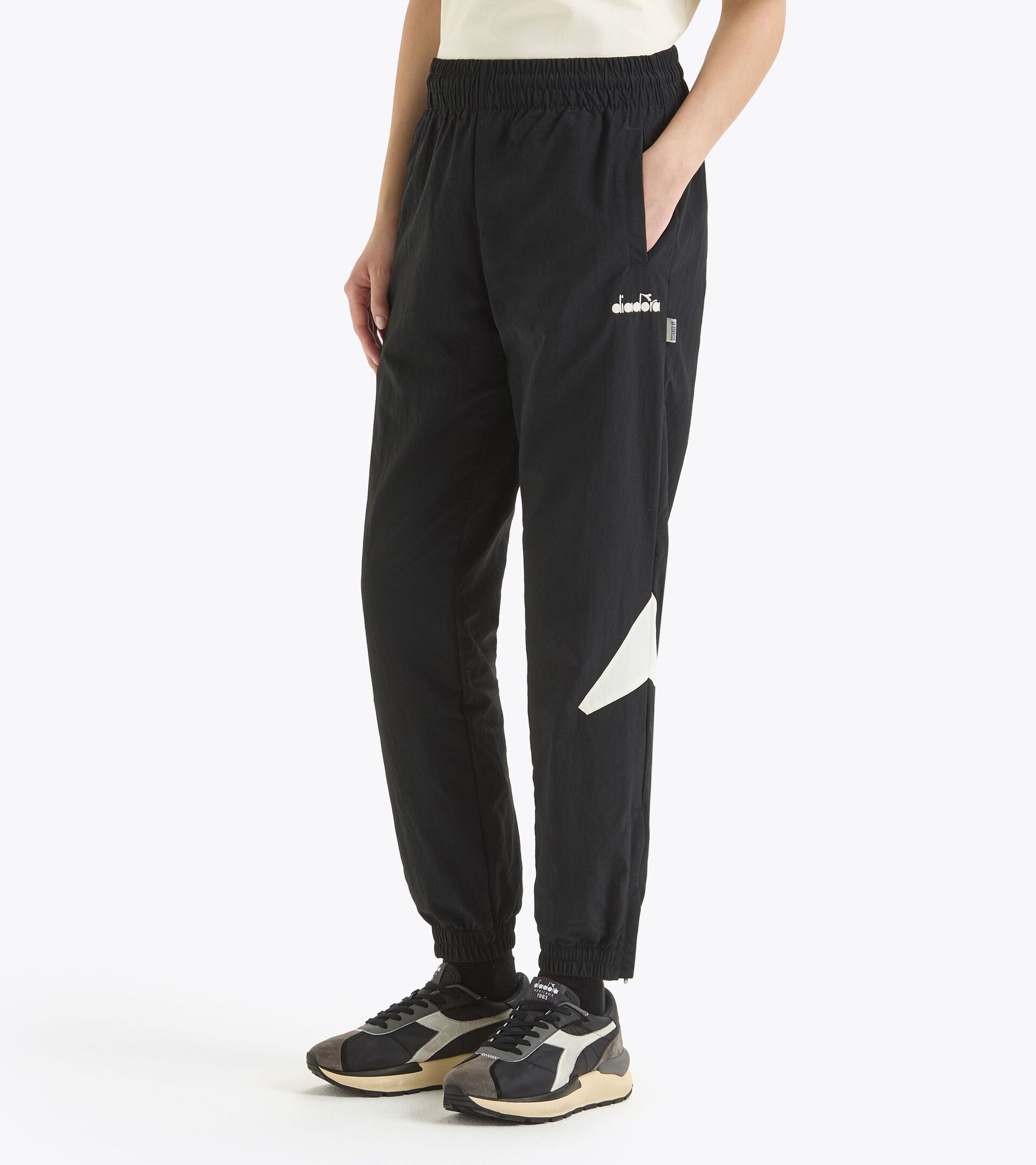 Pantalon de sport - Made in Italy - Genre neutre TRACK PANTS LEGACY NOIR - Diadora