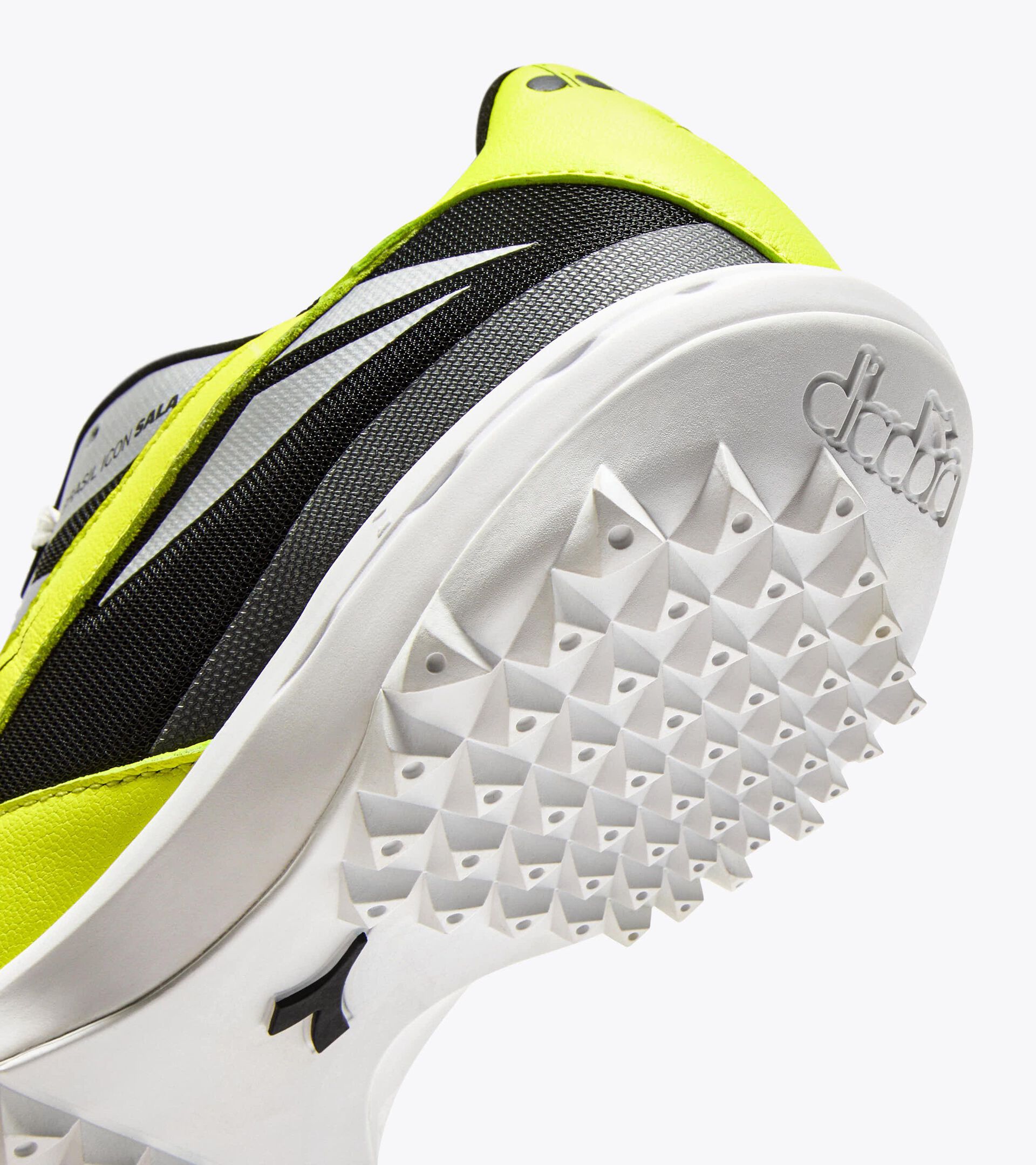 Chaussures de futsal - Semelle spécifique pour les terrains synthétiques - Homme BRASIL ICON SALA TF JAUNE FLUO DD/NOIR - Diadora