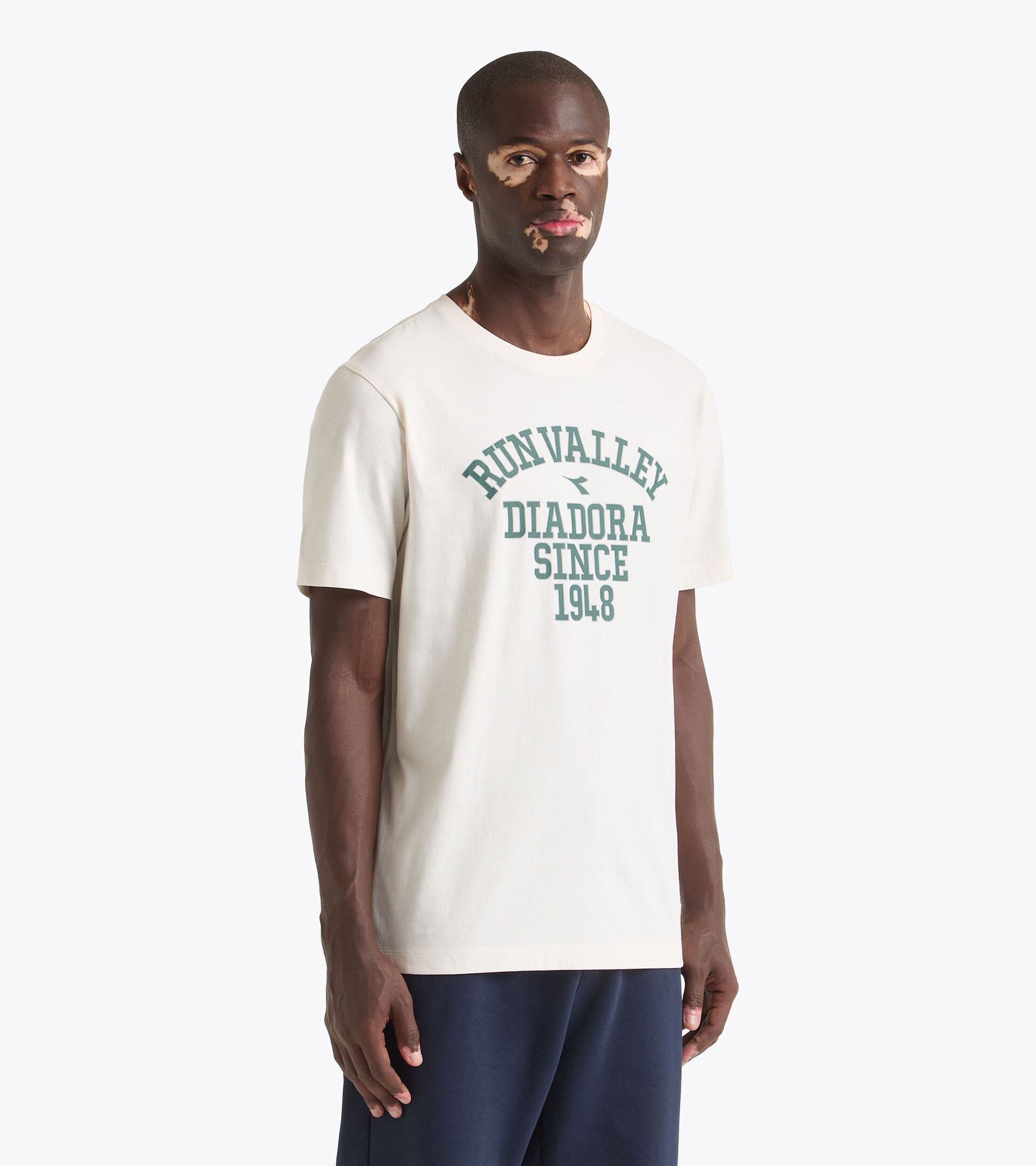 College-style inspired t-shirt - Run Valley - All-gender
T-SHIRT SS RUN VALLEY WHISPER WHITE - Diadora