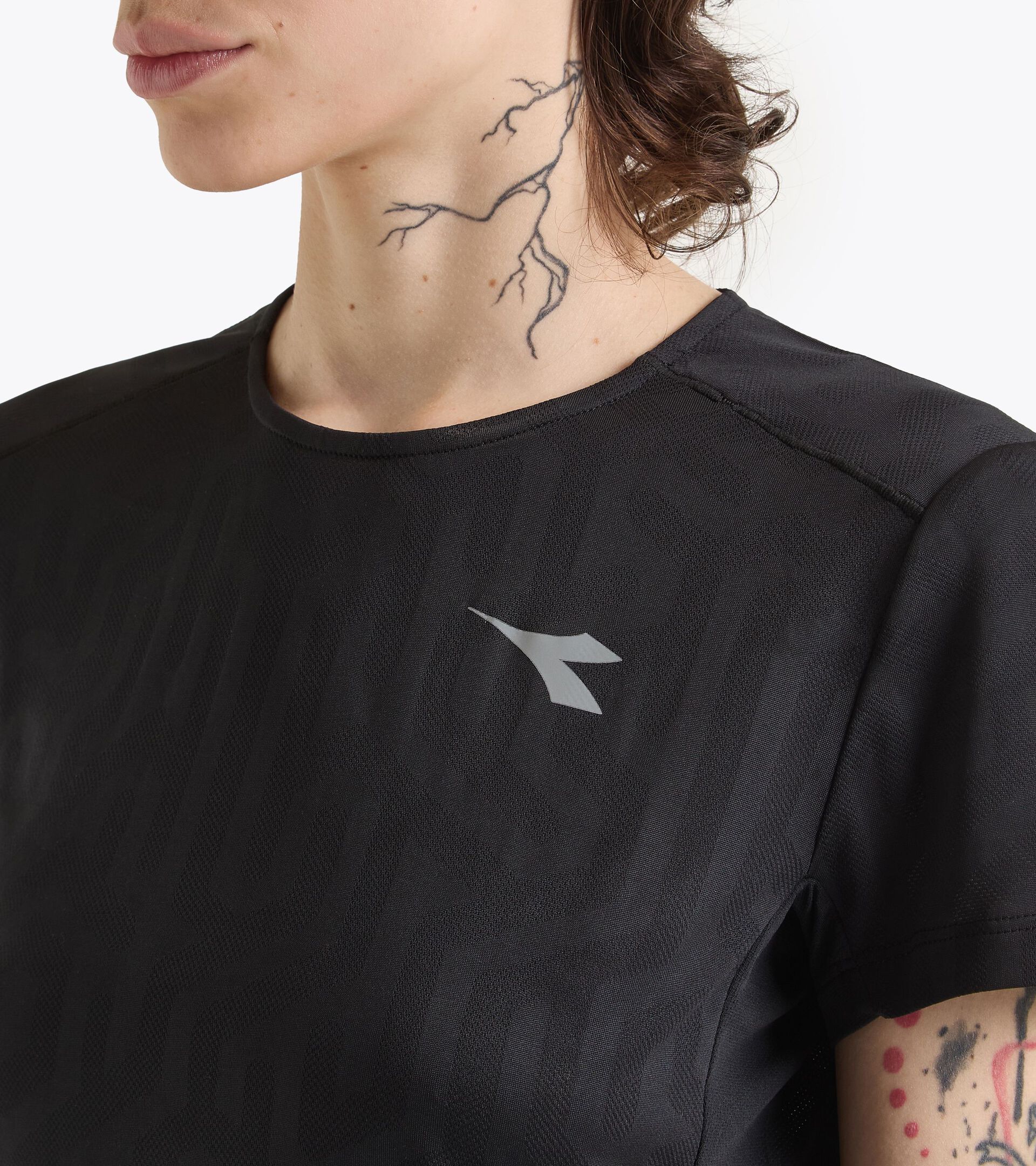 Camiseta de running - Tejido ligero Coolcore - Mujer L. SUPER LIGHT SS T-SHIRT NEGRO - Diadora
