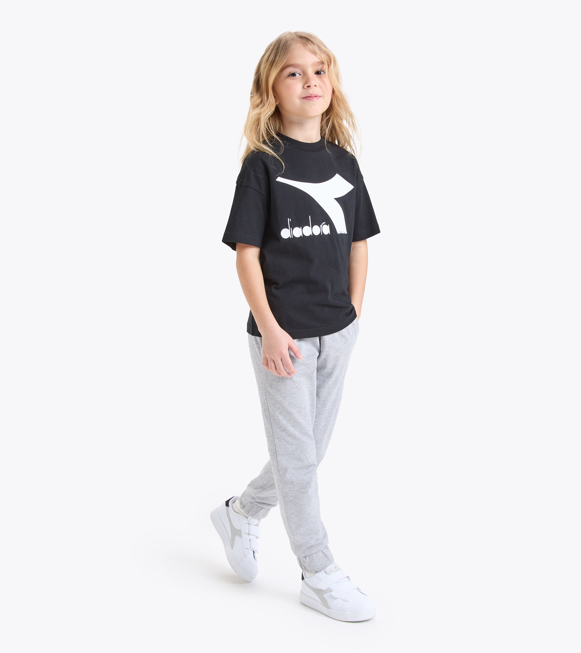 Camiseta deportiva - Niños y Niñas
 JU.T-SHIRT SS BL NEGRO - Diadora