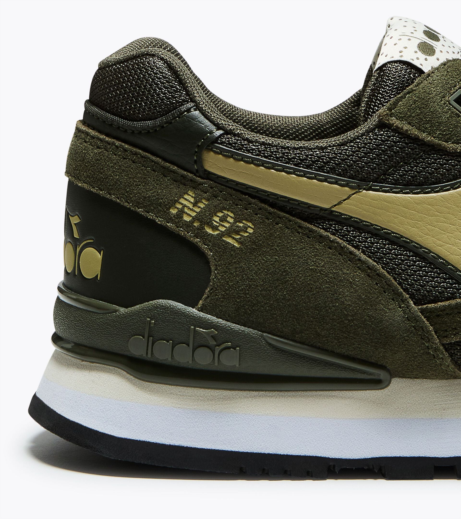 Zapatilla deportiva - Para todos los g&eacute;neros N.92 ADVANCE HOJA DE PARA - Diadora