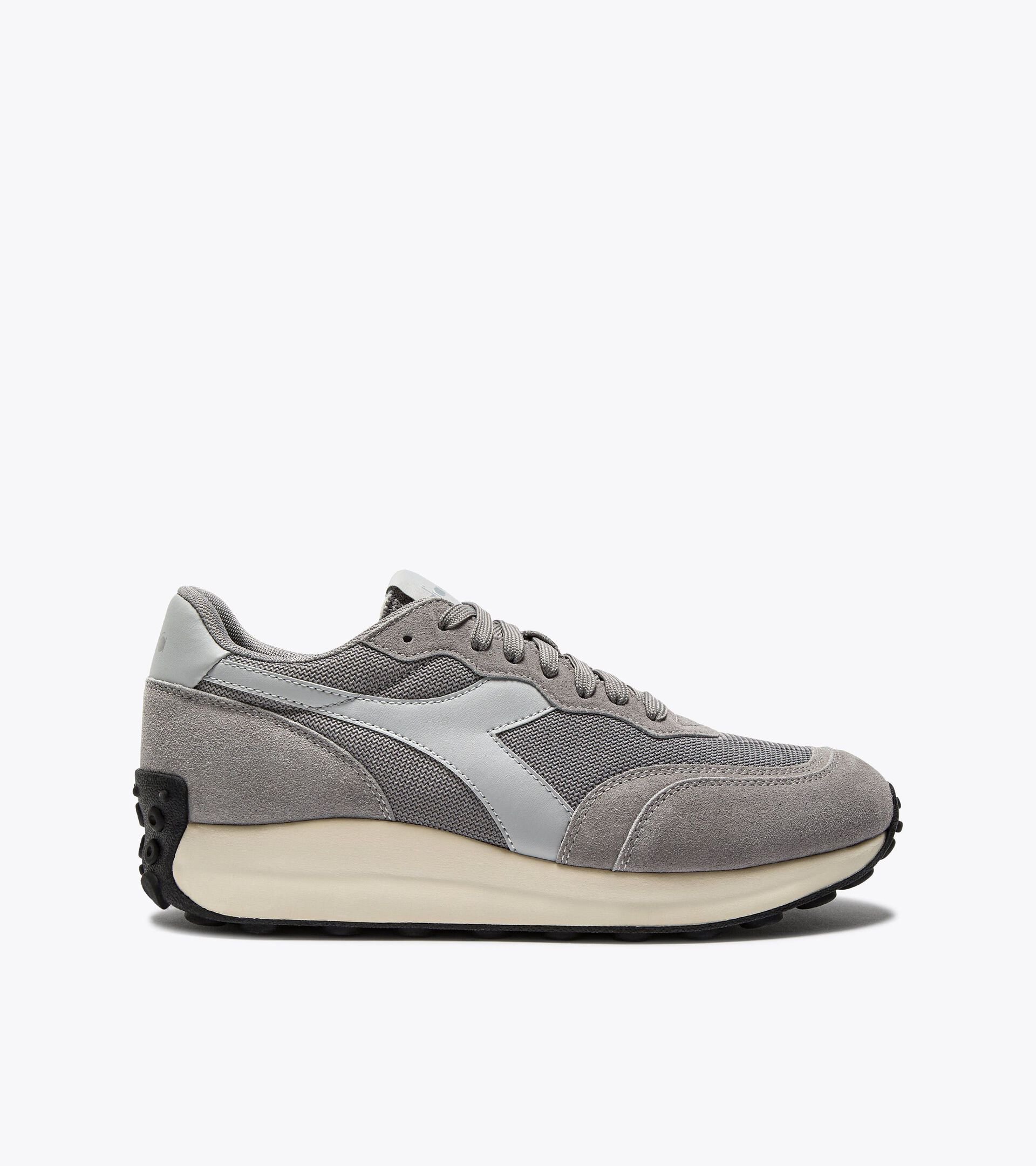 Chaussures de sportswear - Genre neutre RACE NY GRIS COLOMBE - Diadora