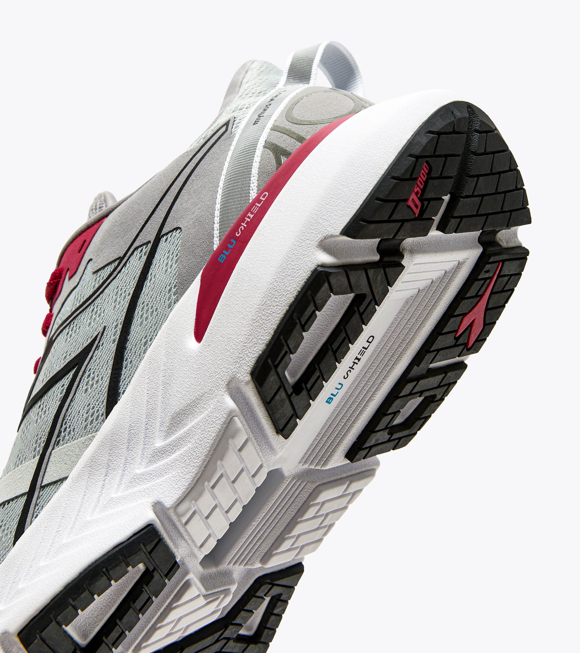 Chaussures de running - Homme MYTHOS BLUSHIELD VOLO 3 ARGENT DD/NR/GRIS ALLIAGE - Diadora