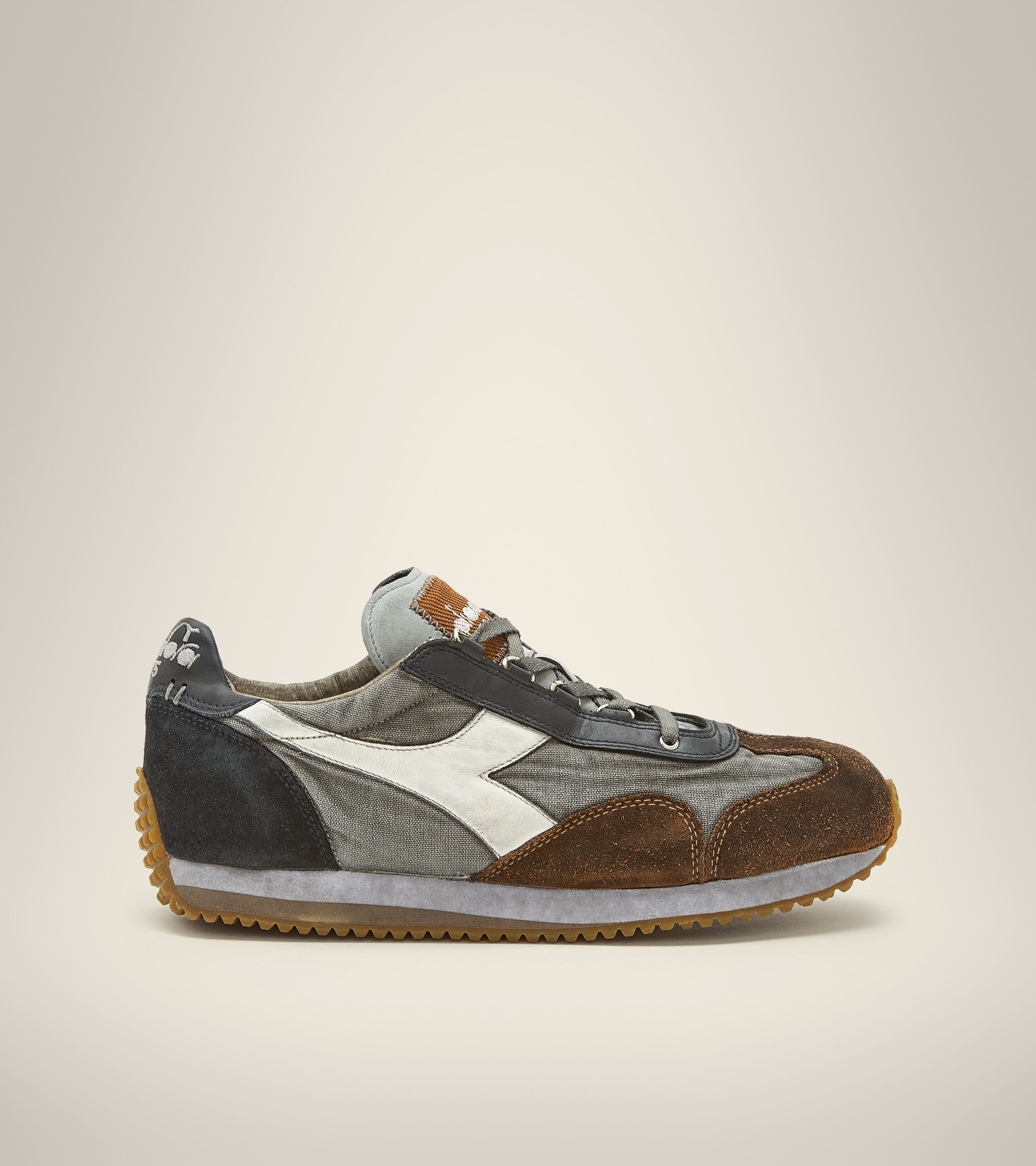 22.5cm DIADORA equipe h dirty stone wash