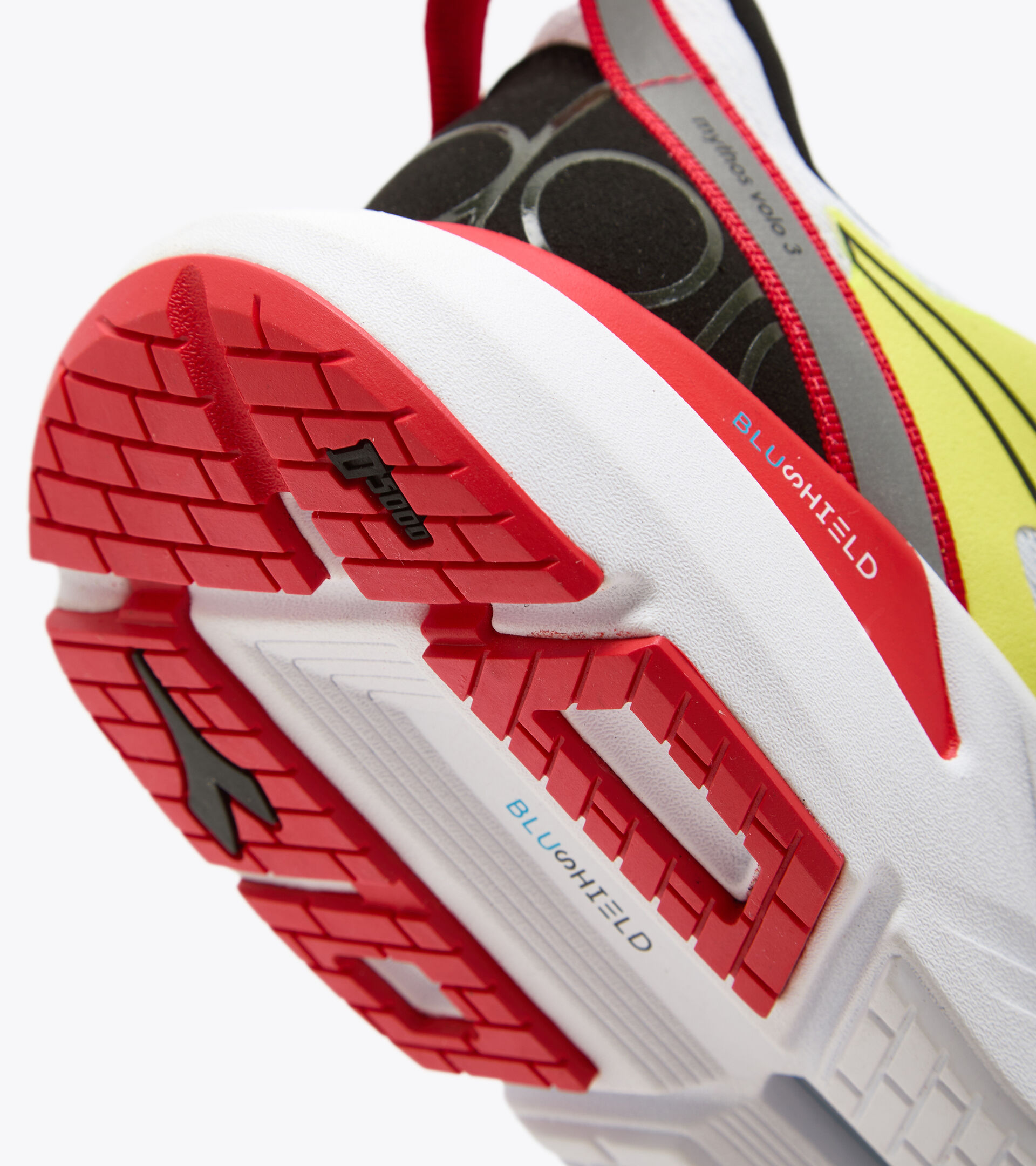 Running shoes - Men MYTHOS BLUSHIELD VOLO 3 WHITE/BLACK/YELLOW FLUO - Diadora