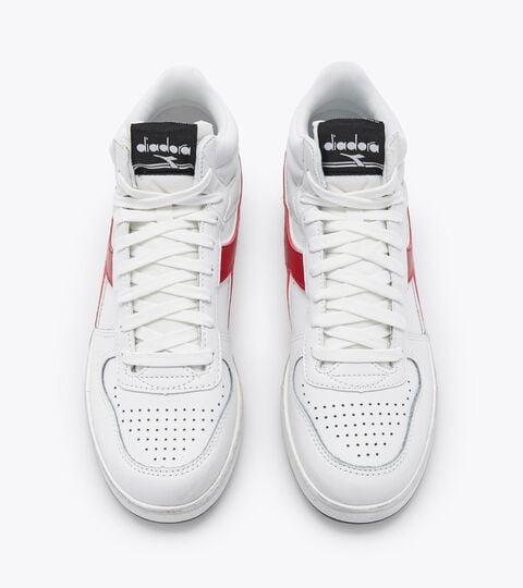 MAGIC BASKET DEMI ICONA, WHITE/CHILI PEPPER Sporty sneakers - Gender neutral MAGIC BASKET DEMI ICONA WHITE/CHILI PEPPER - Diadora