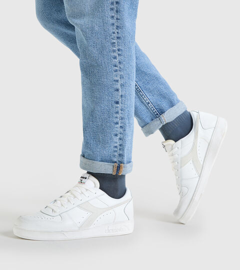 MAGIC BASKET LOW ICONA LEATHER, WHITE /WHITE Sports shoes - Unisex MAGIC BASKET LOW ICONA LEATHER WHITE /WHITE - Diadora