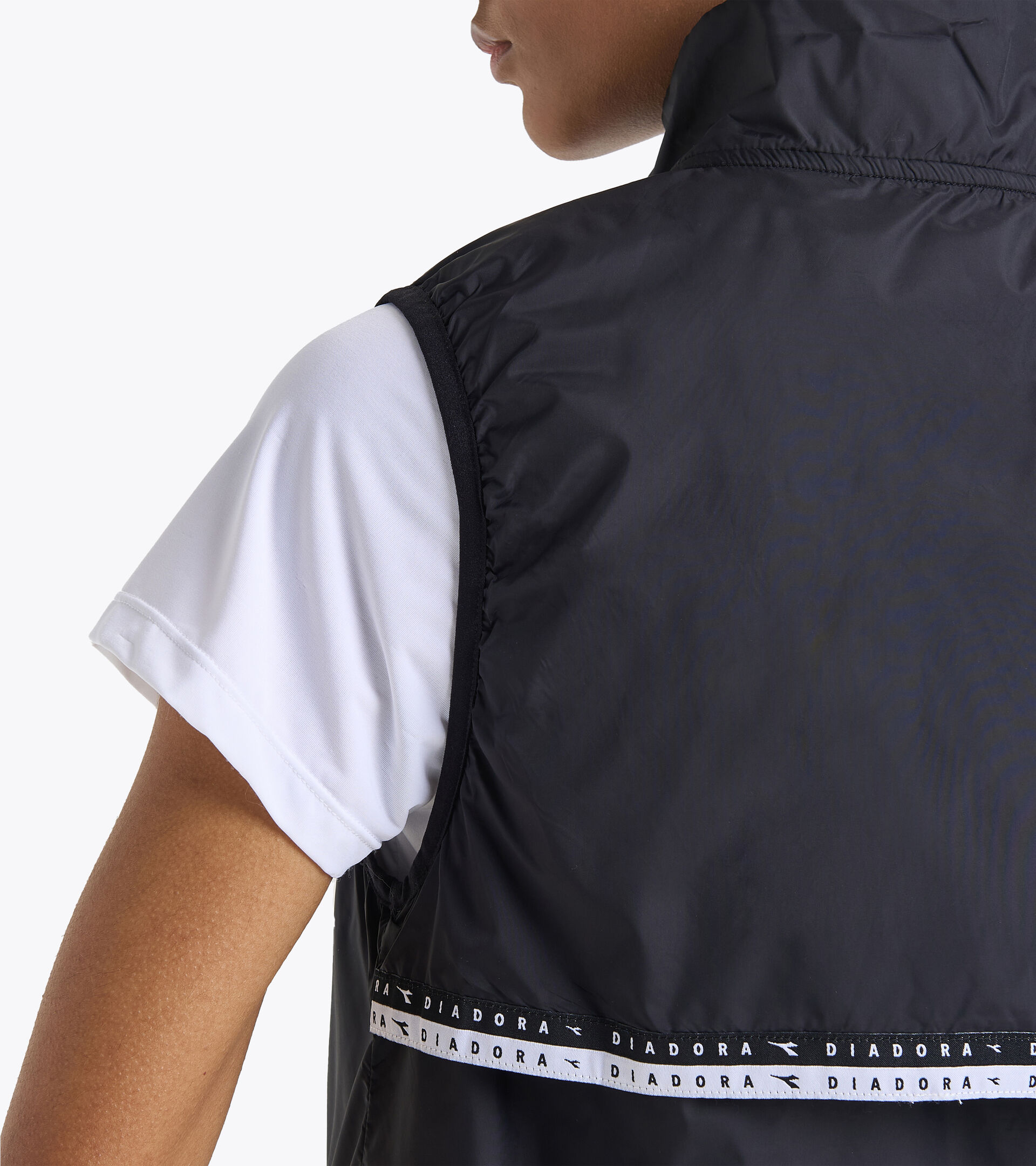 Running windproof vest - Women L. PACKABLE VEST SCHWARZ - Diadora