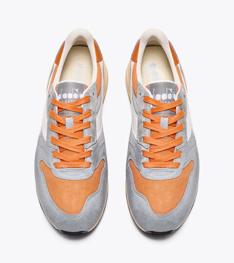 CONQUEST C SW, CORAL GOLD Heritage sneaker - Gender Neutral
CONQUEST C SW CORAL GOLD - Diadora