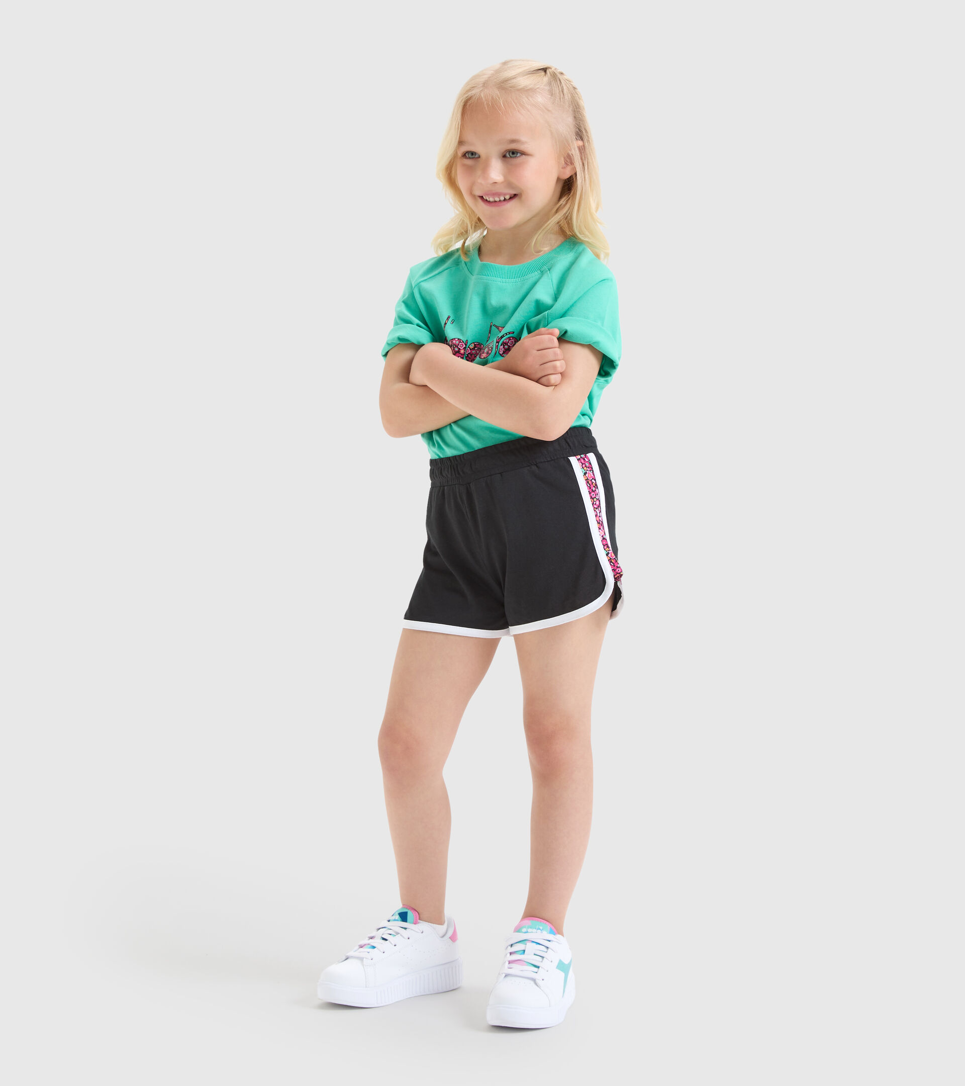 Cotton sports shorts - Girls JG.SHORT BLOSSOM BLACK - Diadora