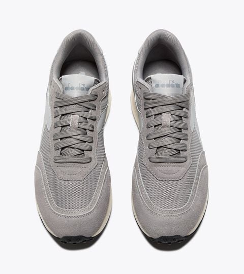 RACE NY, GRIS COLOMBE Chaussures de sportswear - Genre neutre RACE NY GRIS COLOMBE - Diadora