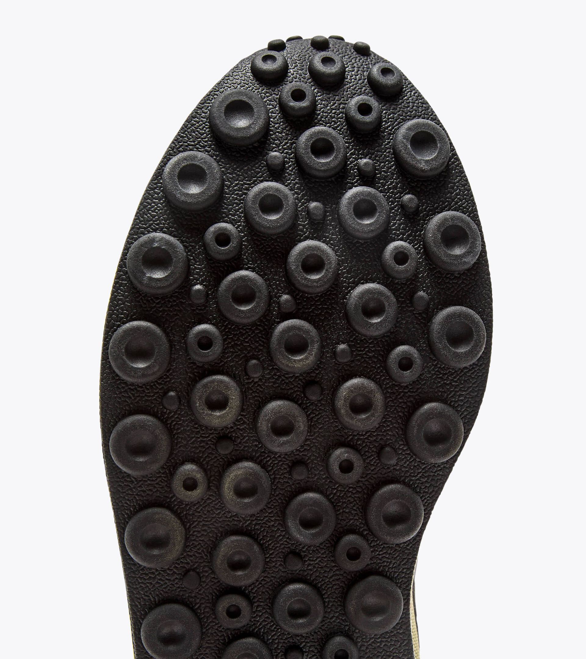 Zapatilla deportiva - Para todos los géneros RACE NY CEDRO - Diadora