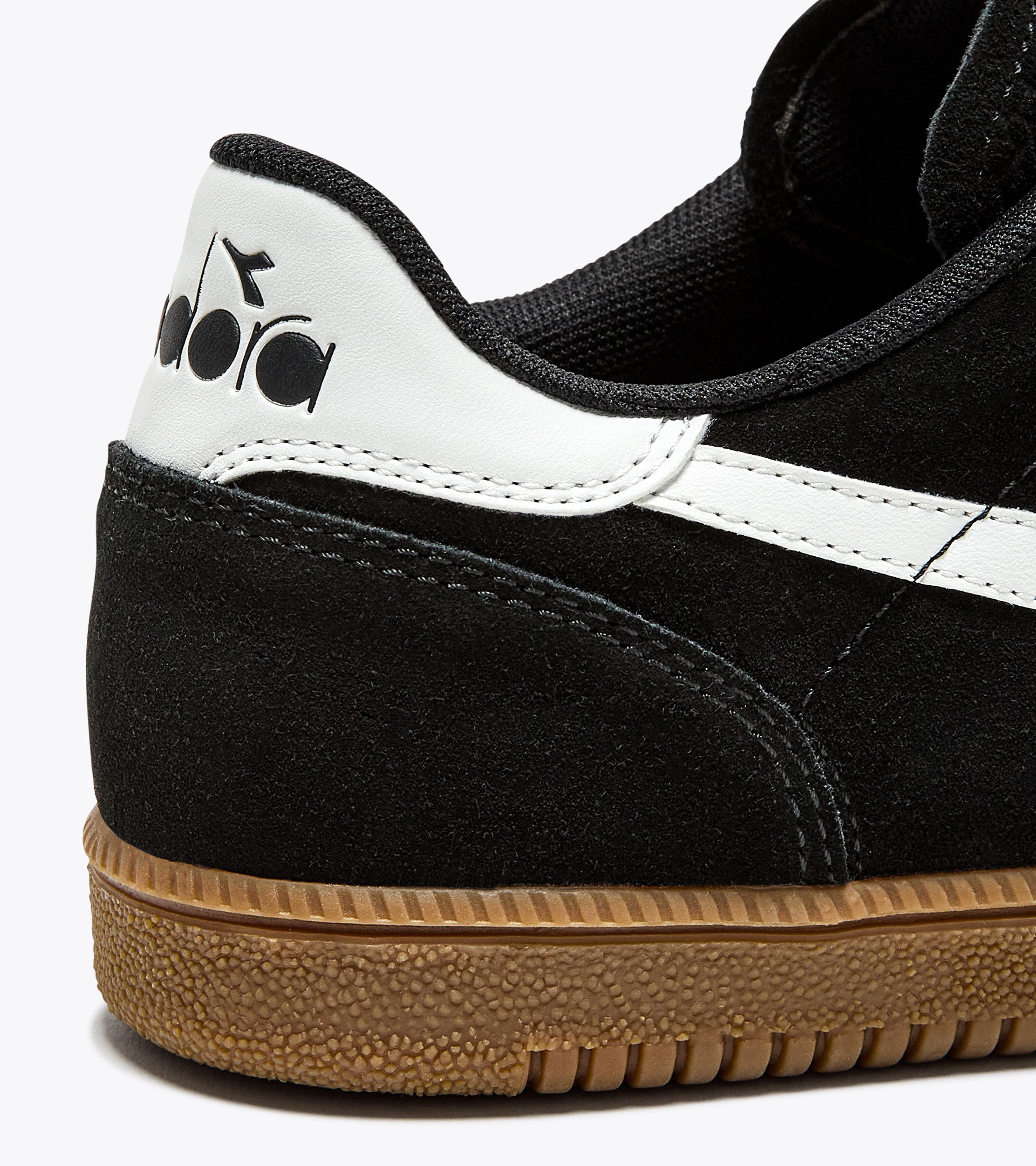 KK585 DIADORA ディアドラ 限定 新品 TOKYO TYPE 黒スウェード牛革レザースニーカー 26.5ｃｍ/ビームスエストネーション取扱ヘリテージ TOKYO Leather sneakers - All-Gender - Diadora Online Store PL