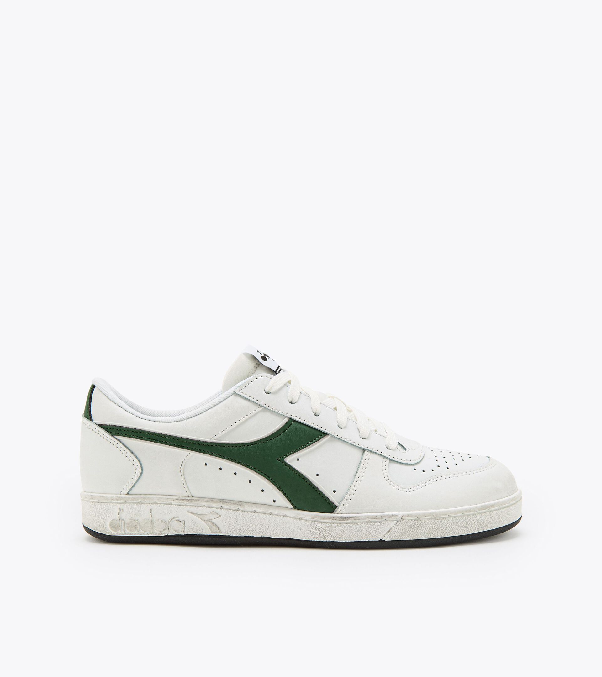 Sporty sneakers - Unisex MAGIC BASKET LOW ICONA WHITE/FOGLIAGE GREEN - Diadora
