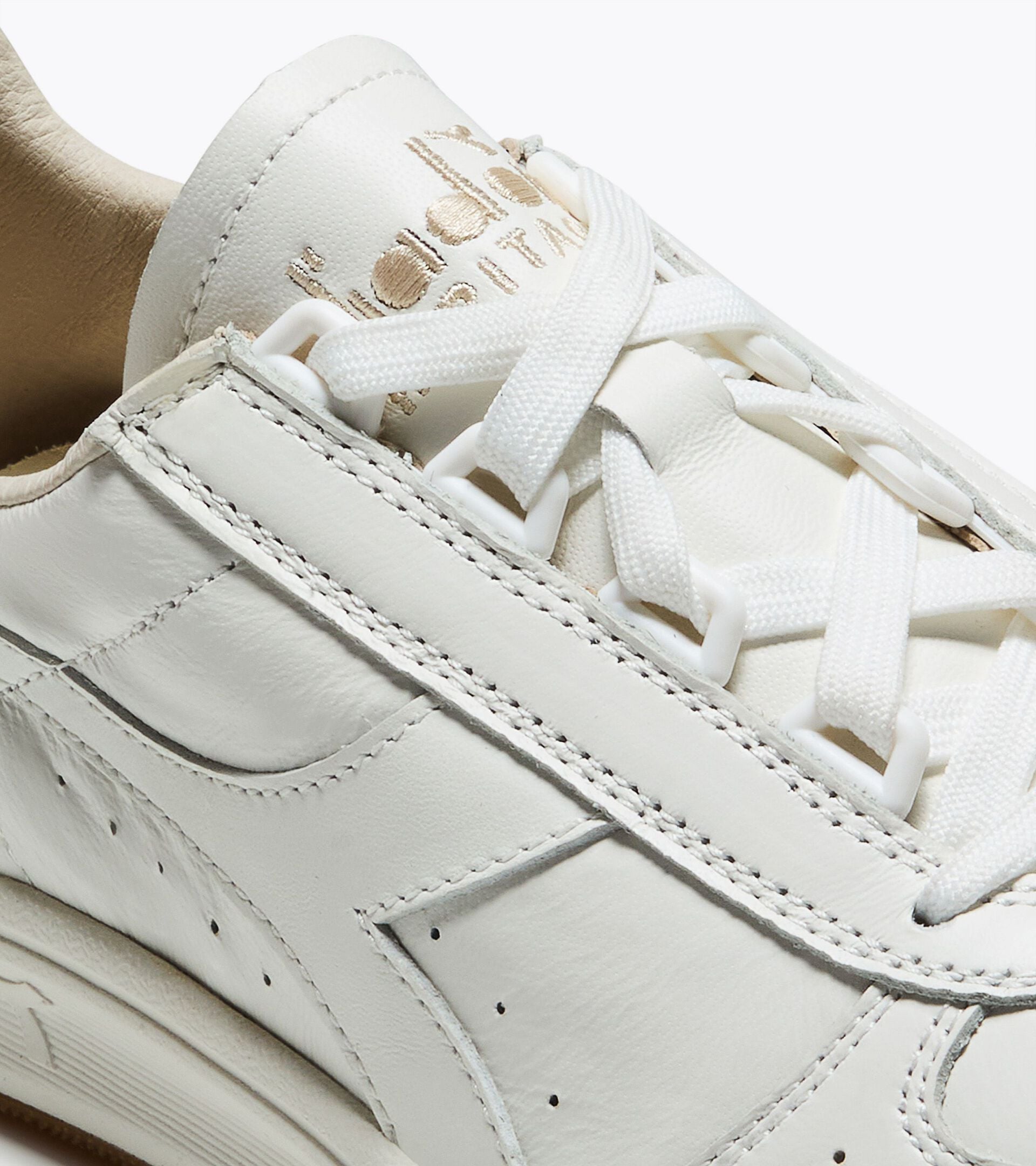 Zapatilla Heritage de piel - Para todos los g&eacute;neros B.ELITE '84 ITALIA BIANCO/GOMMA MEDIA - Diadora