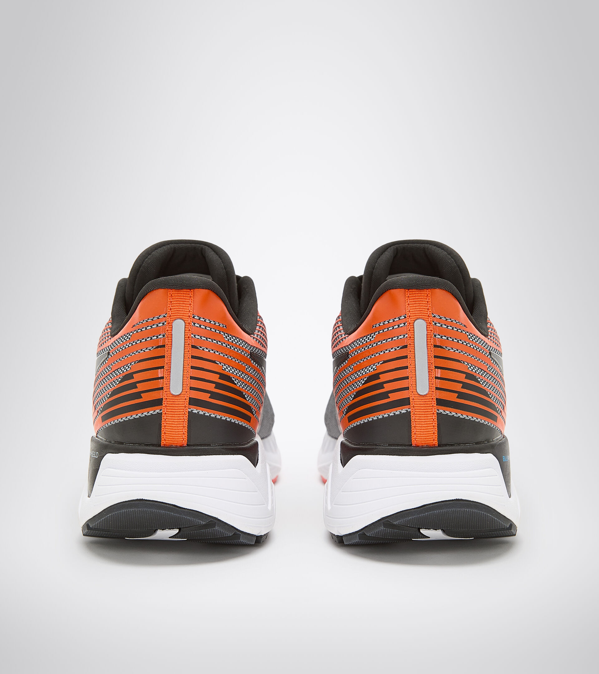 Running shoes - Men MYTHOS BLUSHIELD VIGORE SILVER DD/BLACK/MANDARIN RED - Diadora