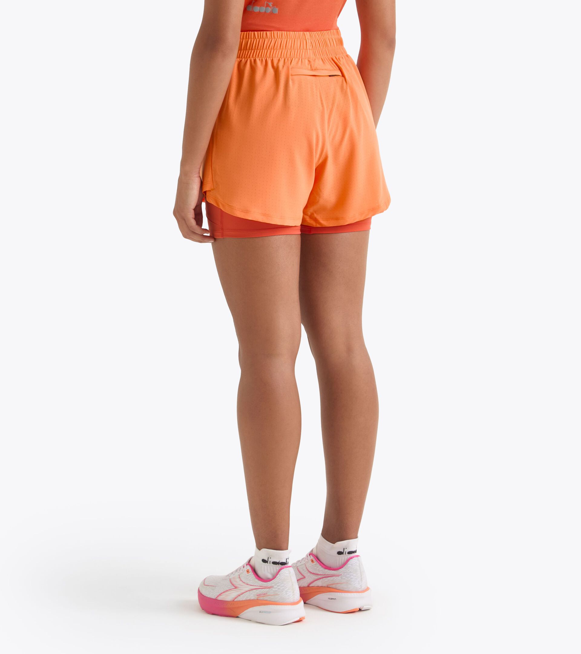 Pantaloncini da corsa 2 in 1 - Allenamento - Donna
 L. SHORTS 2IN1 5 RUN CREW ARANCIO NETTARINA - Diadora