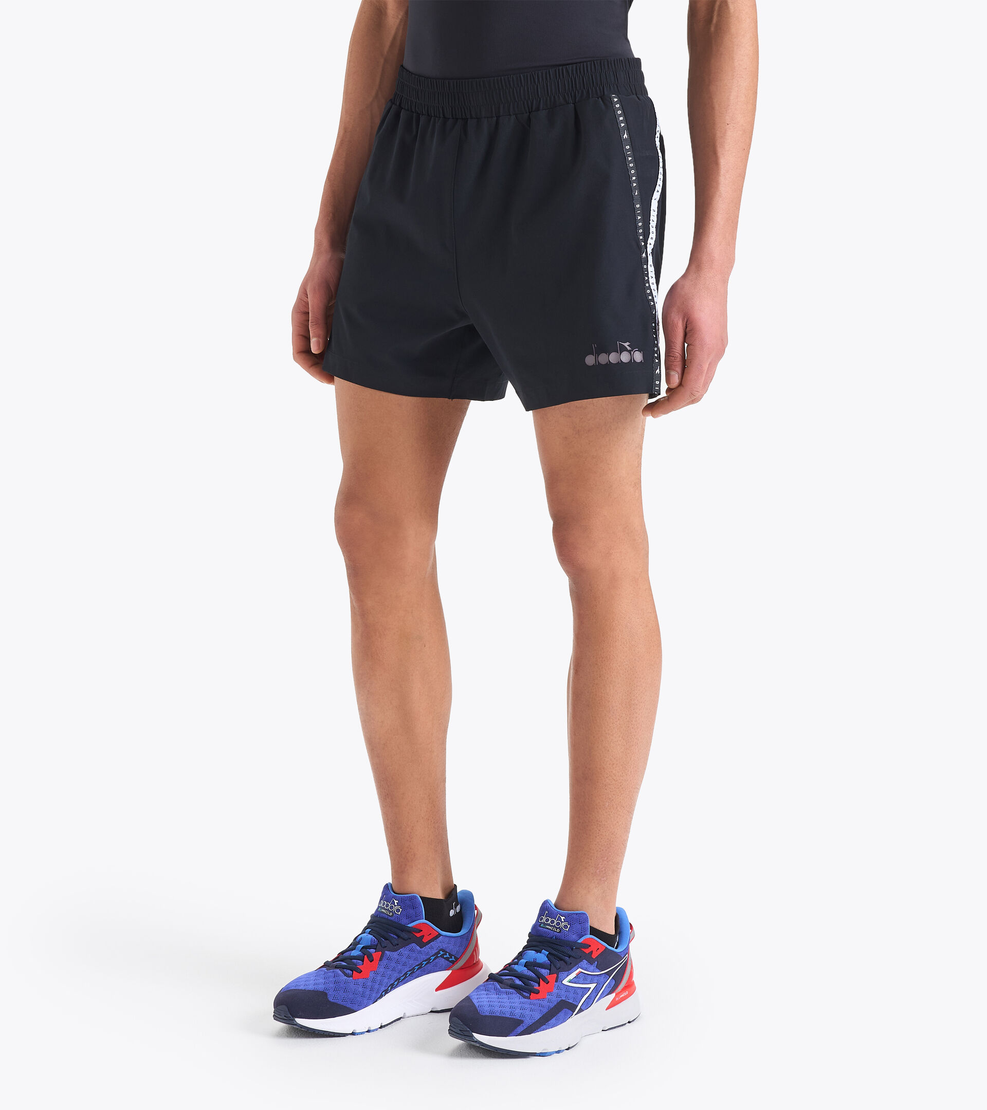Running shorts - Men  MICROFIBER SHORTS 12,5 CM BLACK - Diadora