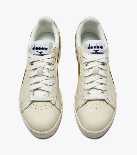 GAME L LOW WAXED METAL WN, WHITE/GOLD Leather sports sneakers - Women’s GAME L LOW WAXED METAL WN WHITE/GOLD - Diadora