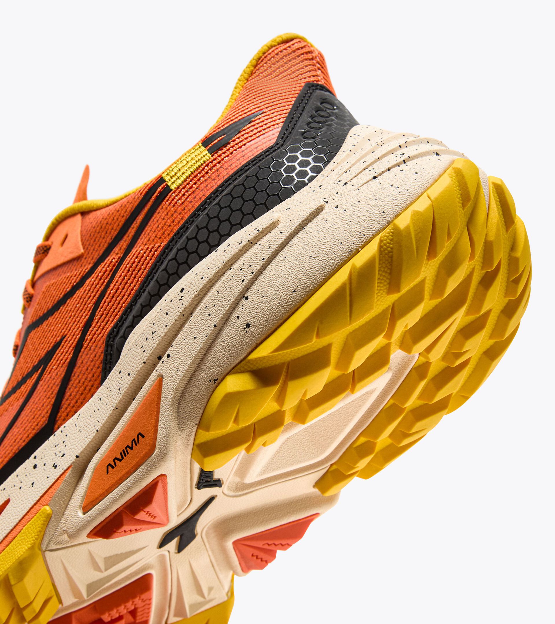 Trail running shoe - All-Gender SESTRIERE-XT 2 NECTARINE/BLACK - Diadora