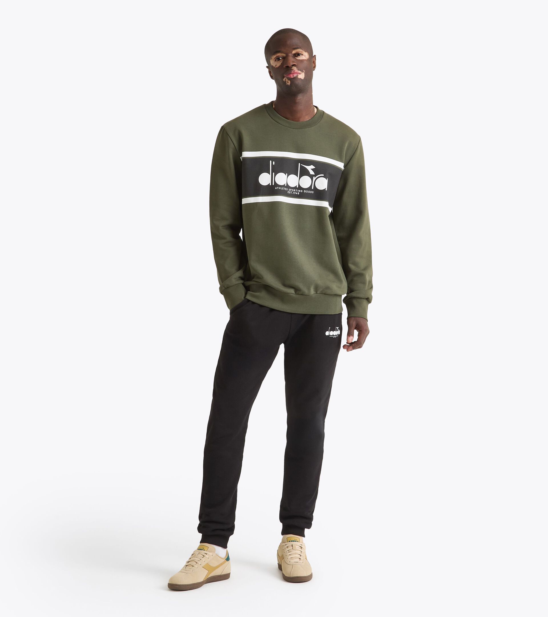 Felpa crewneck in cotone - Per ogni genere
 SWEATSHIRT CREW LOGO VERDE FUCILE - Diadora