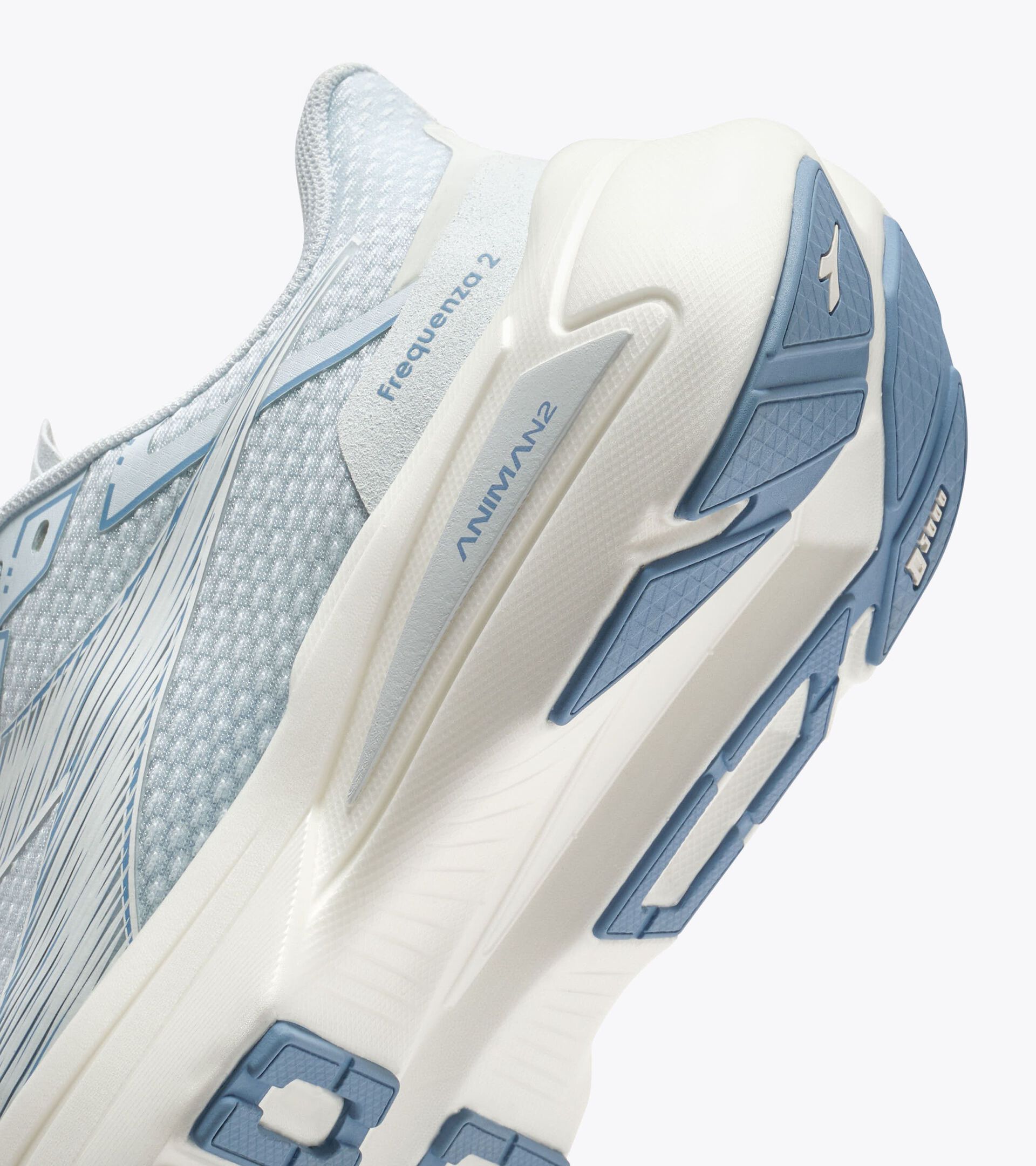 Running shoe - Lightness and reactivity - Women&rsquo;s FREQUENZA 2 W COUNTRY AIR /WHITE - Diadora