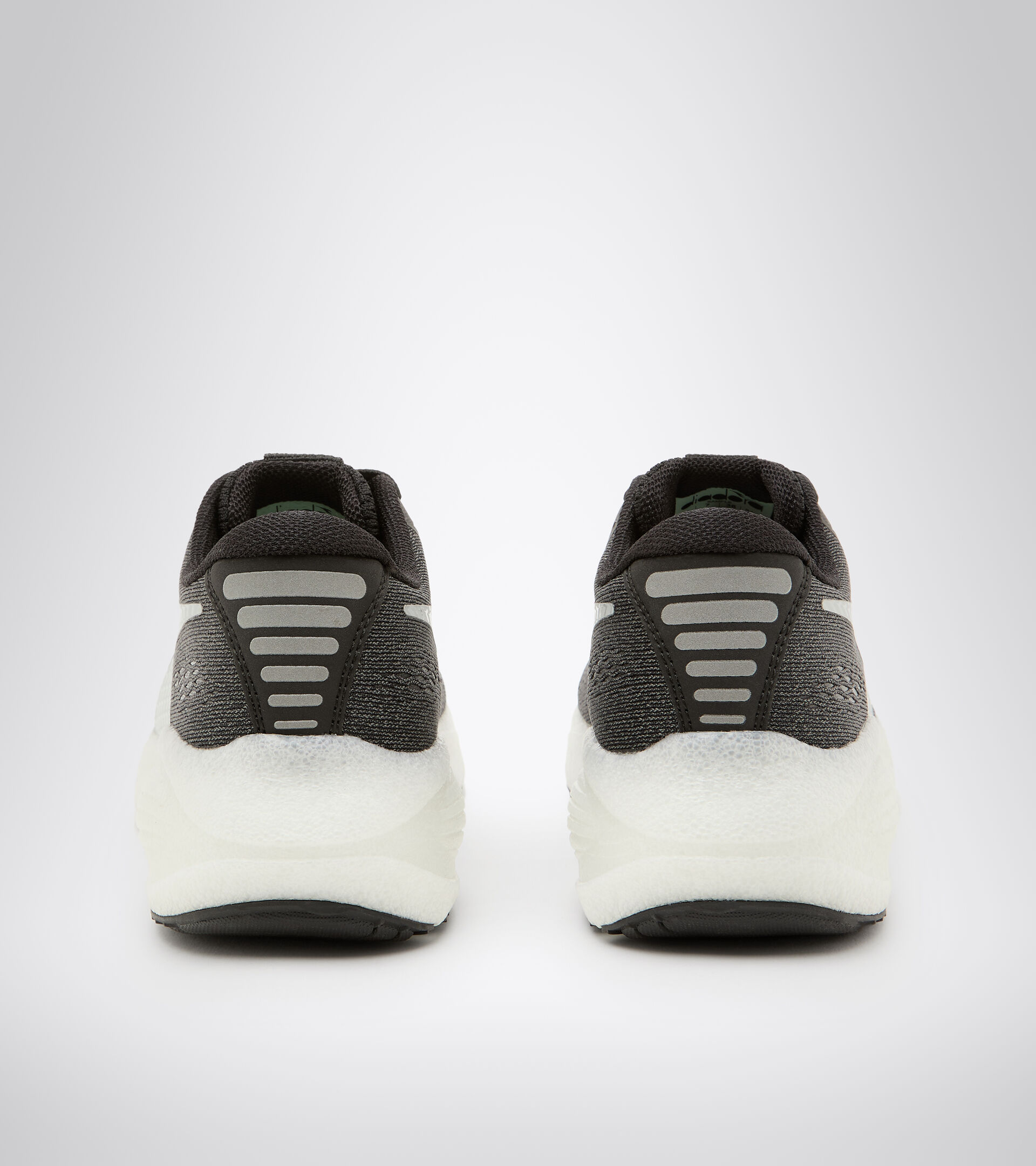 Running shoes - Women FRECCIA W BLACK /WHITE - Diadora