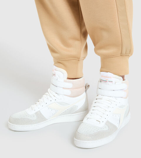 MAGIC BASKET MID ICONA WN, BLANCHE MURMURE Chaussures de sport - Femme MAGIC BASKET MID ICONA WN BLANCHE MURMURE - Diadora