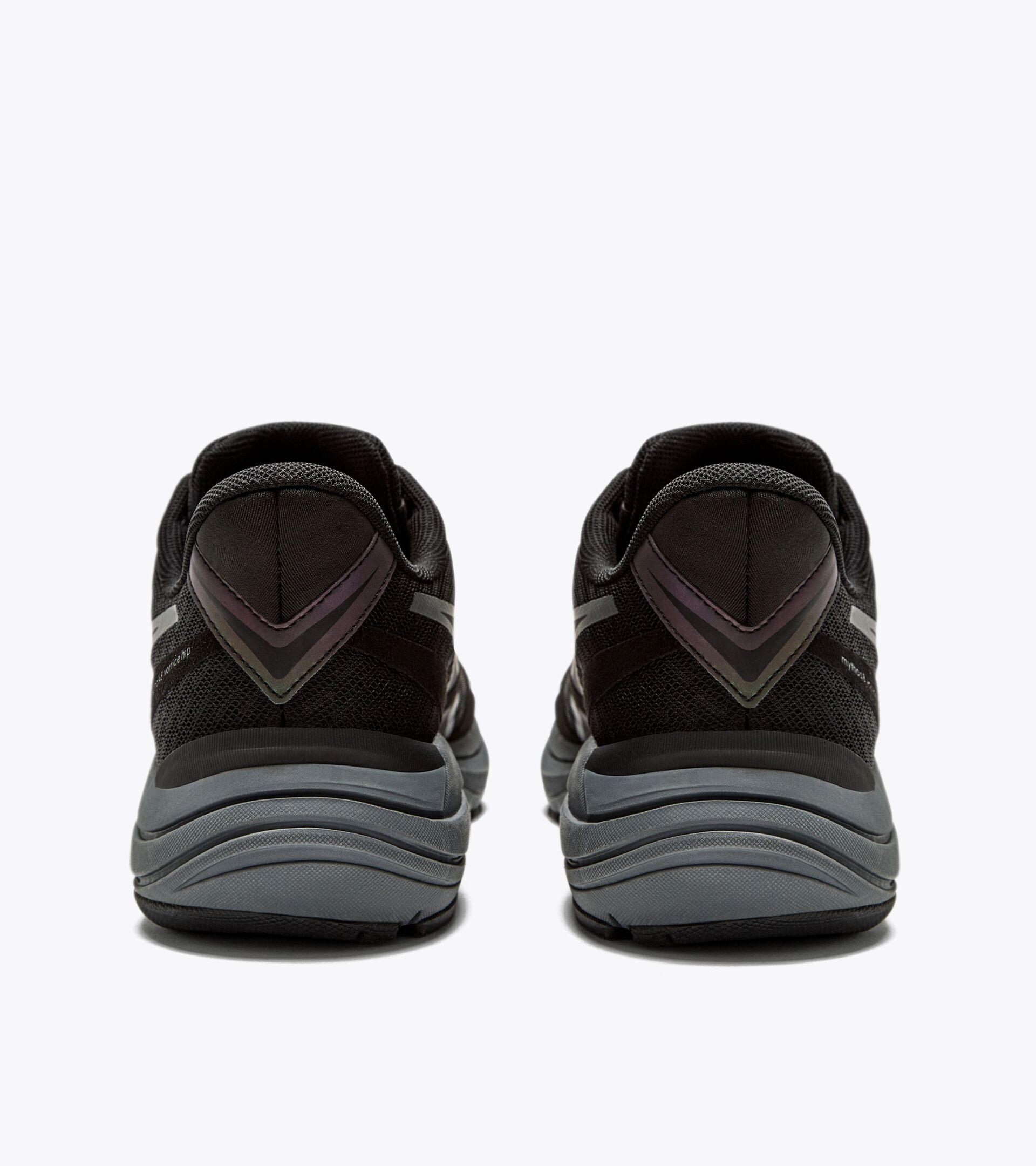 Chaussures de running - Homme MYTHOS BLUSHIELD 8 VORTICE HIP NOIR/GRIS ACIER - Diadora