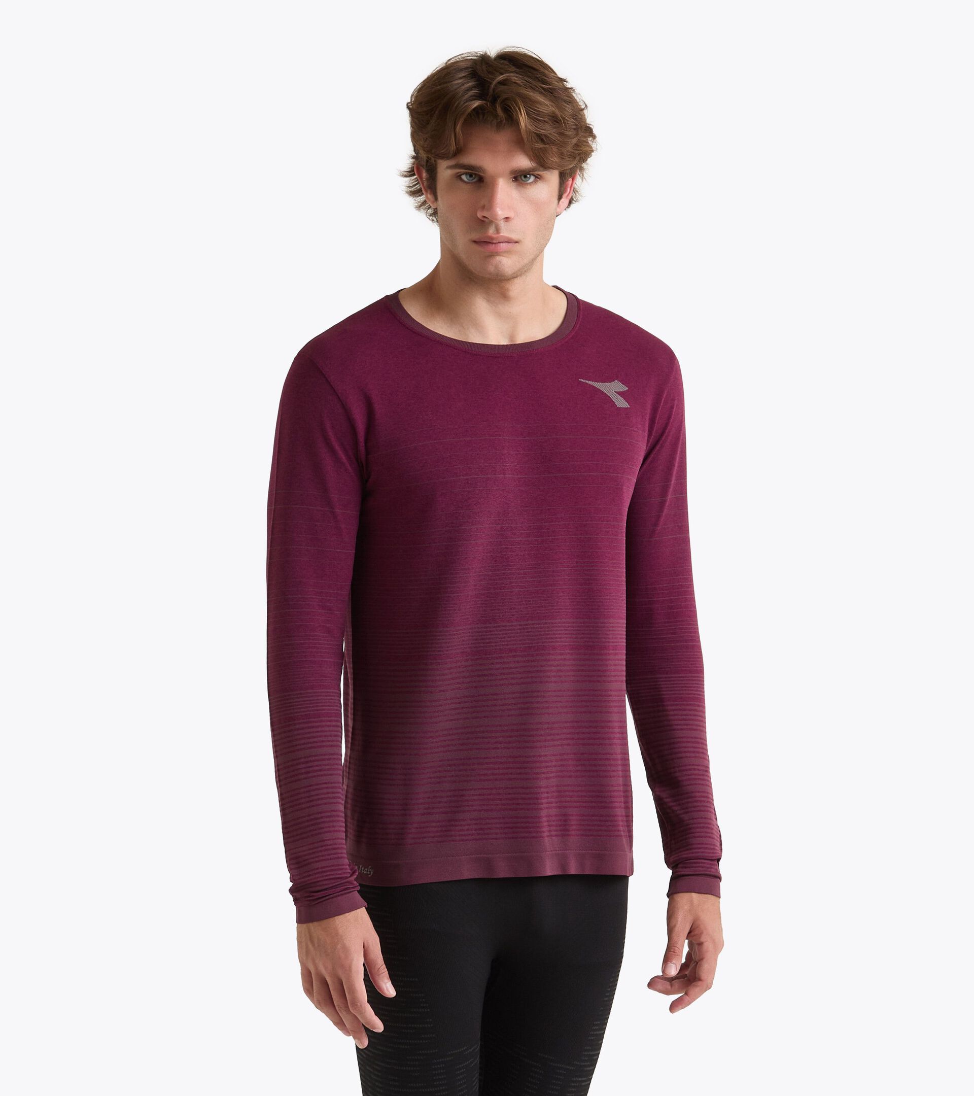 Long-sleeved, technical t-shirt for temperature control -  Running - Men’s
 LS T-SHIRT STRATOUNO MAROON BANNER - Diadora