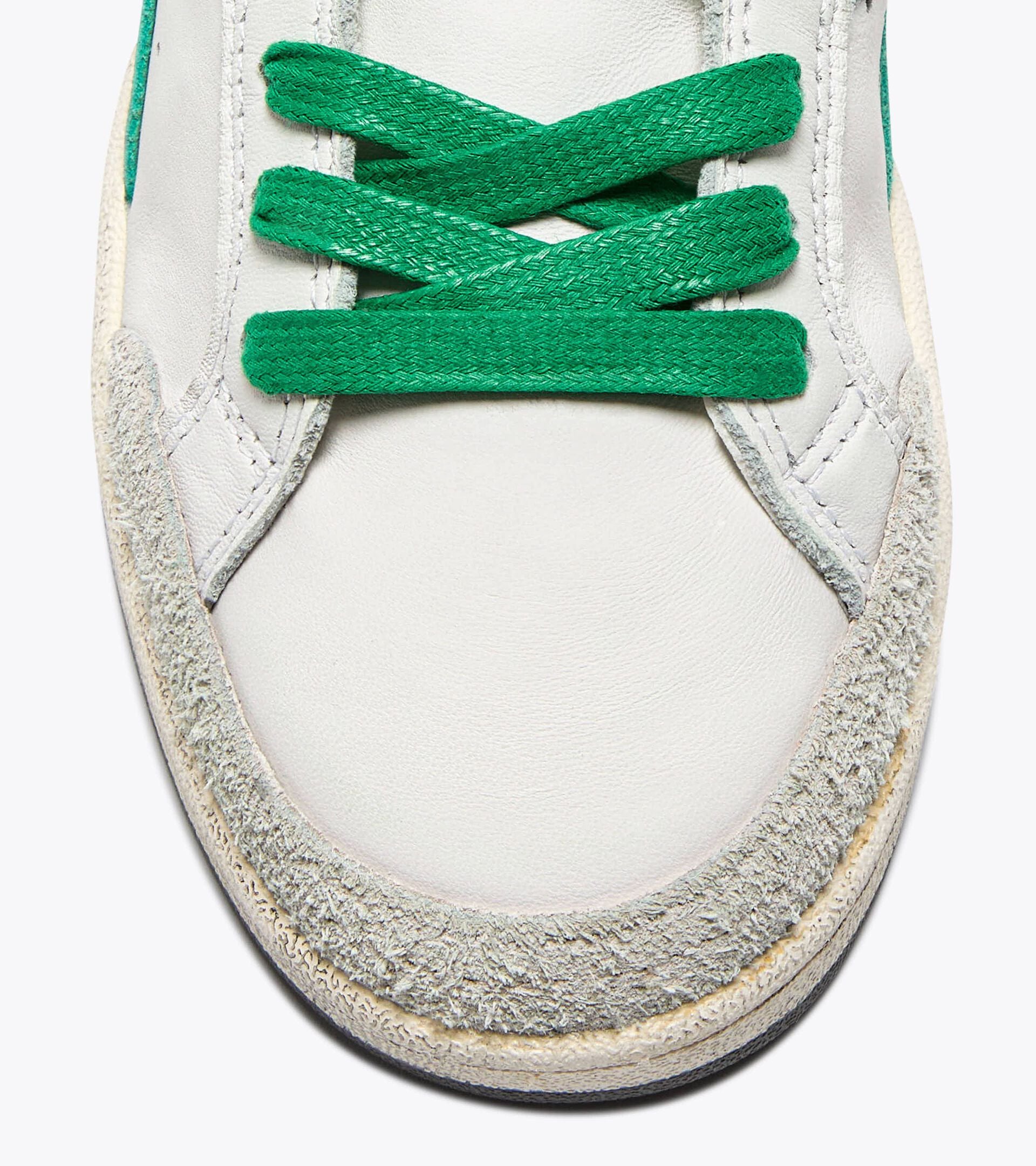 Zapatilla Heritage de piel - Para todos los g&eacute;neros
 PRESTIGE USED BLANCO/CREMA DE GUISANTES - Diadora