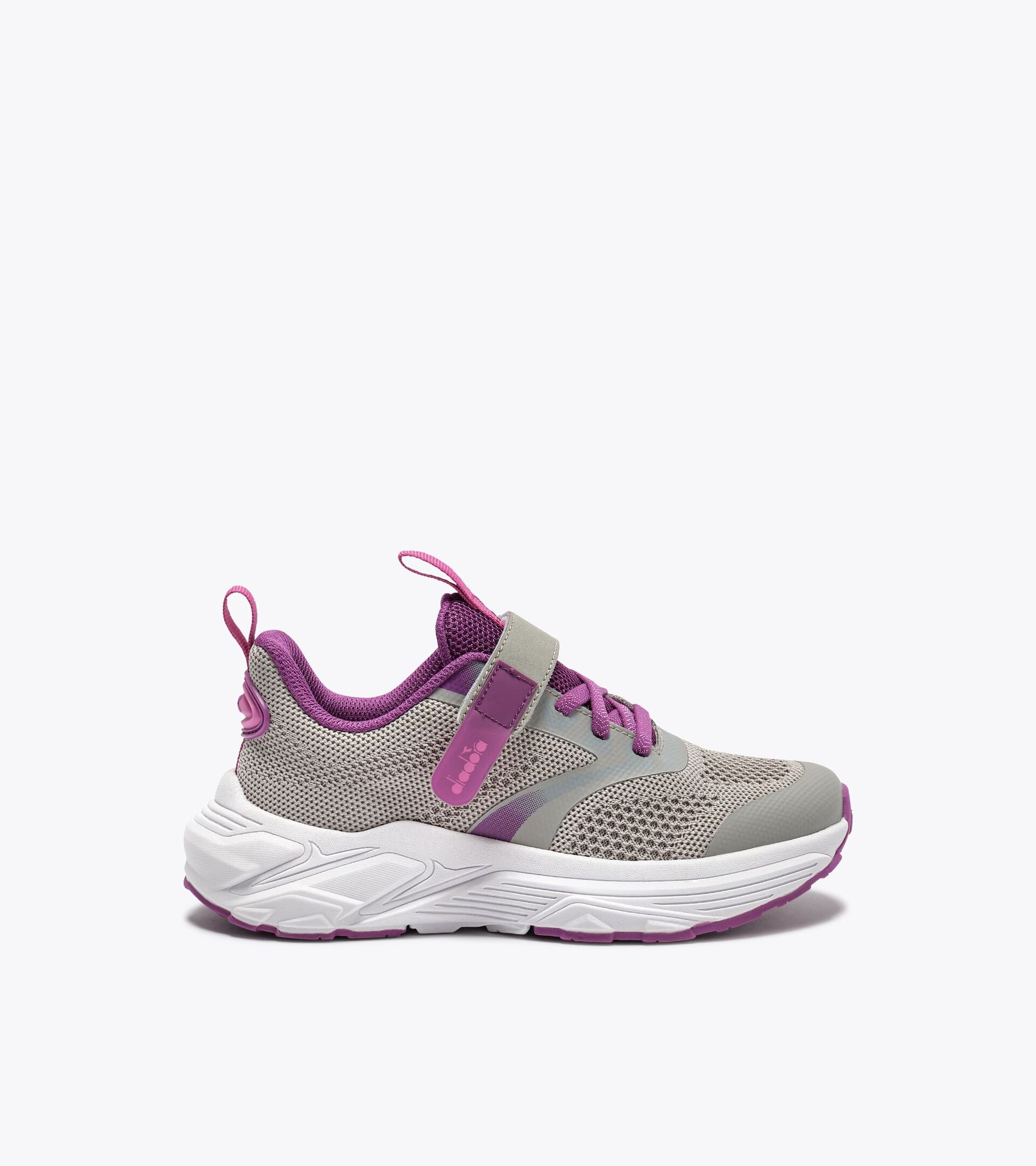 Running shoe - Double lacing system - Junior
 SNIPE 4 JR SILVER DD/BYZANTIUM - Diadora