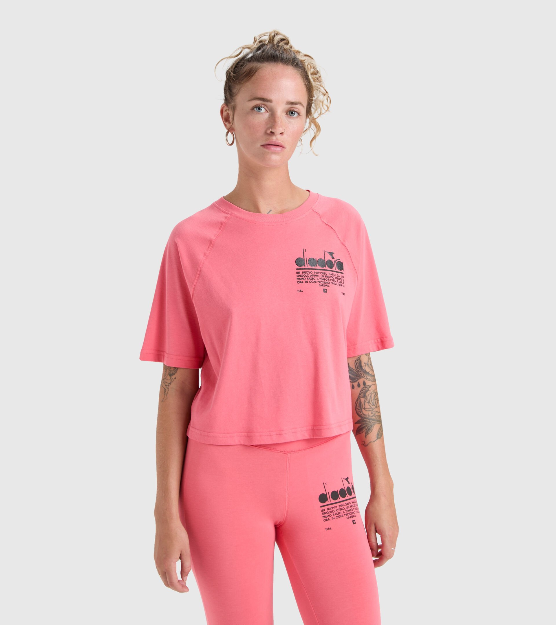 Camiseta de algodón - Mujer L. T-SHIRT SS  MANIFESTO ROSA TE - Diadora