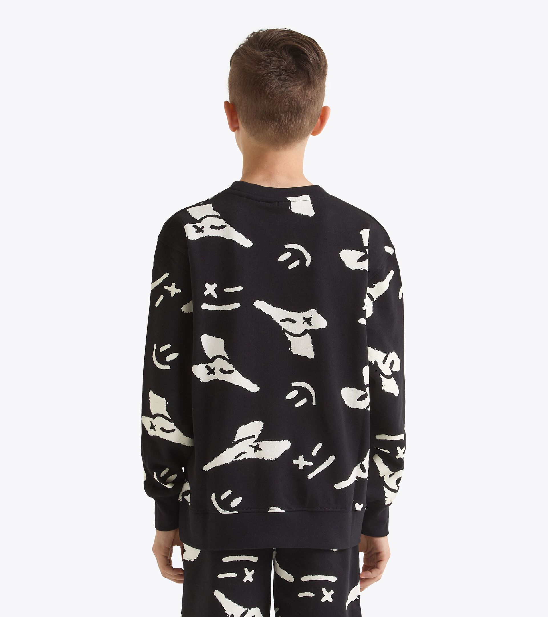 Crewneck sweatshirt - Boy
JB. SWEATSHIRT SMILE LOGO BLACK - Diadora