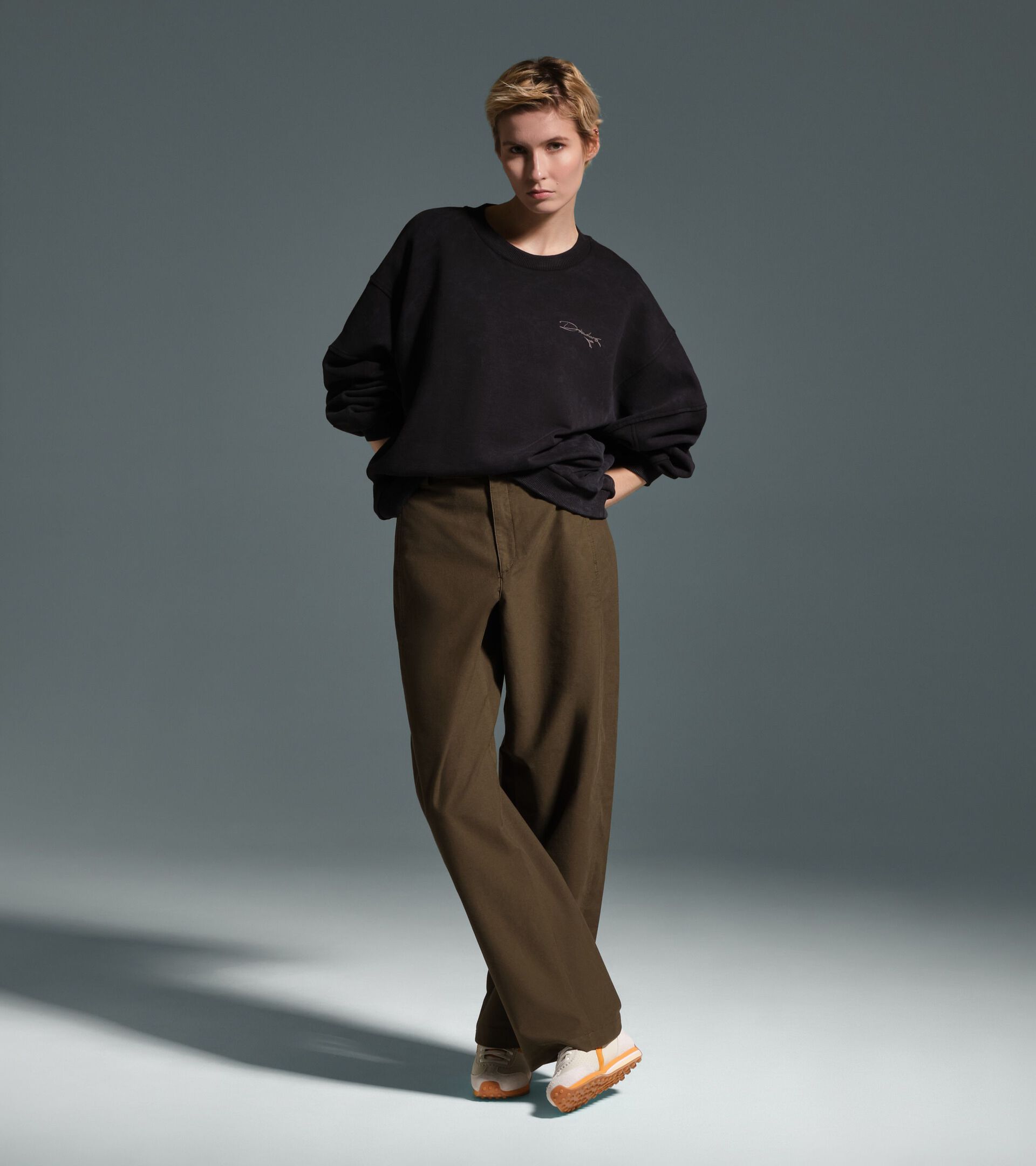 Retro-inspired Cotton Crewneck - Women&rsquo;s
 L. SWEAT AVENUE LAB BLACK COAL - Diadora