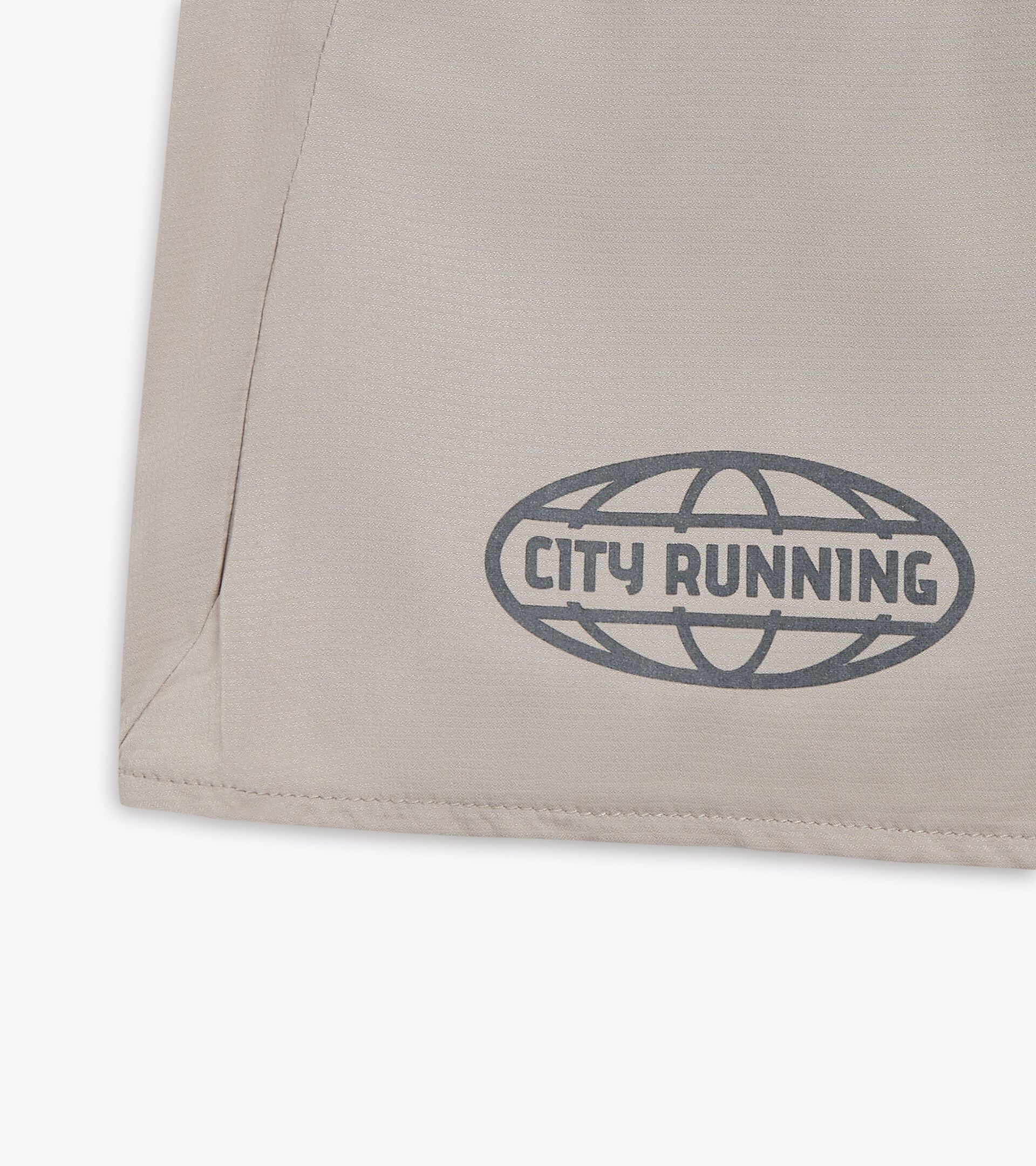 Pantalones cortos de running 5’’ - Tejido ligero - Hombre SHORTS 5'' MILL CITY BEIGE HUMUS - Diadora