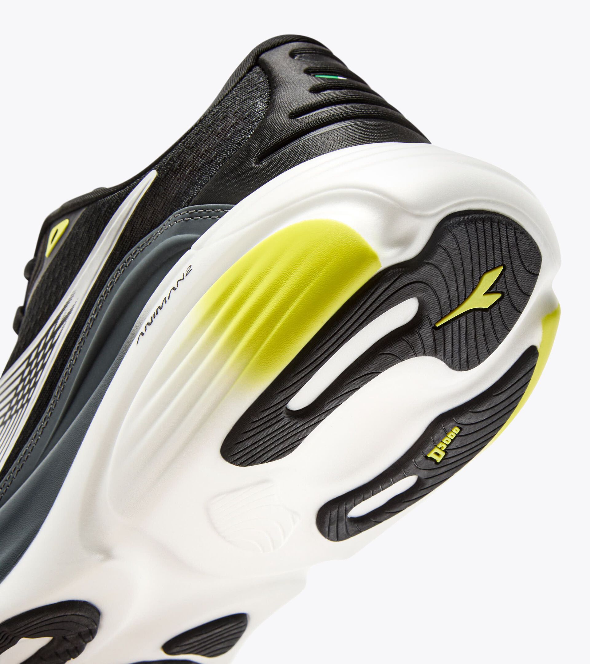 Made in Italy running shoe - Lightness and cushioning - All-Gender ATOMO STAR BLACK/WHITE (C7406) - Diadora