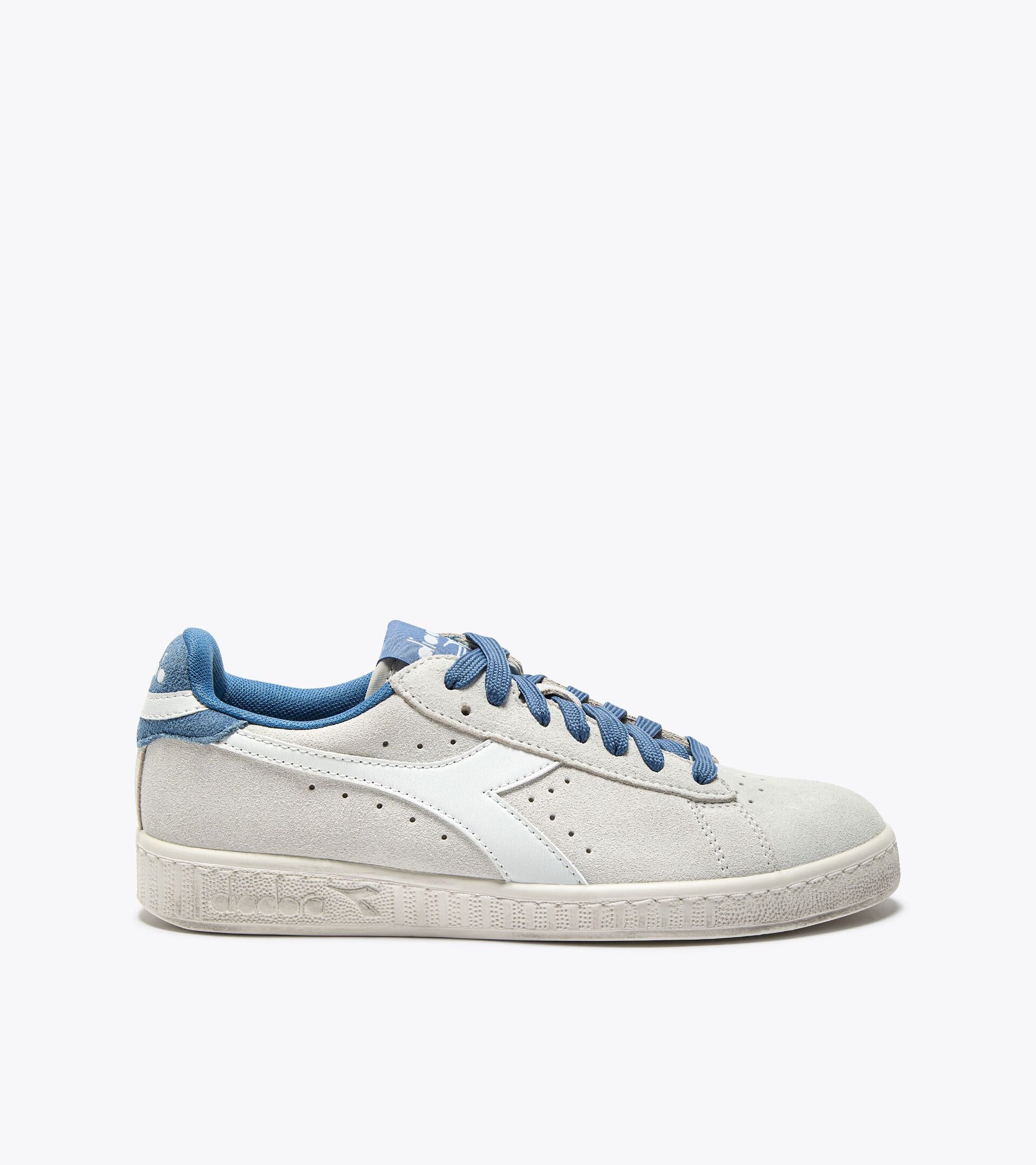 Sporty sneakers - All-Gender GAME L LOW SUEDE WAXED STAR WHITE/INFINITY - Diadora