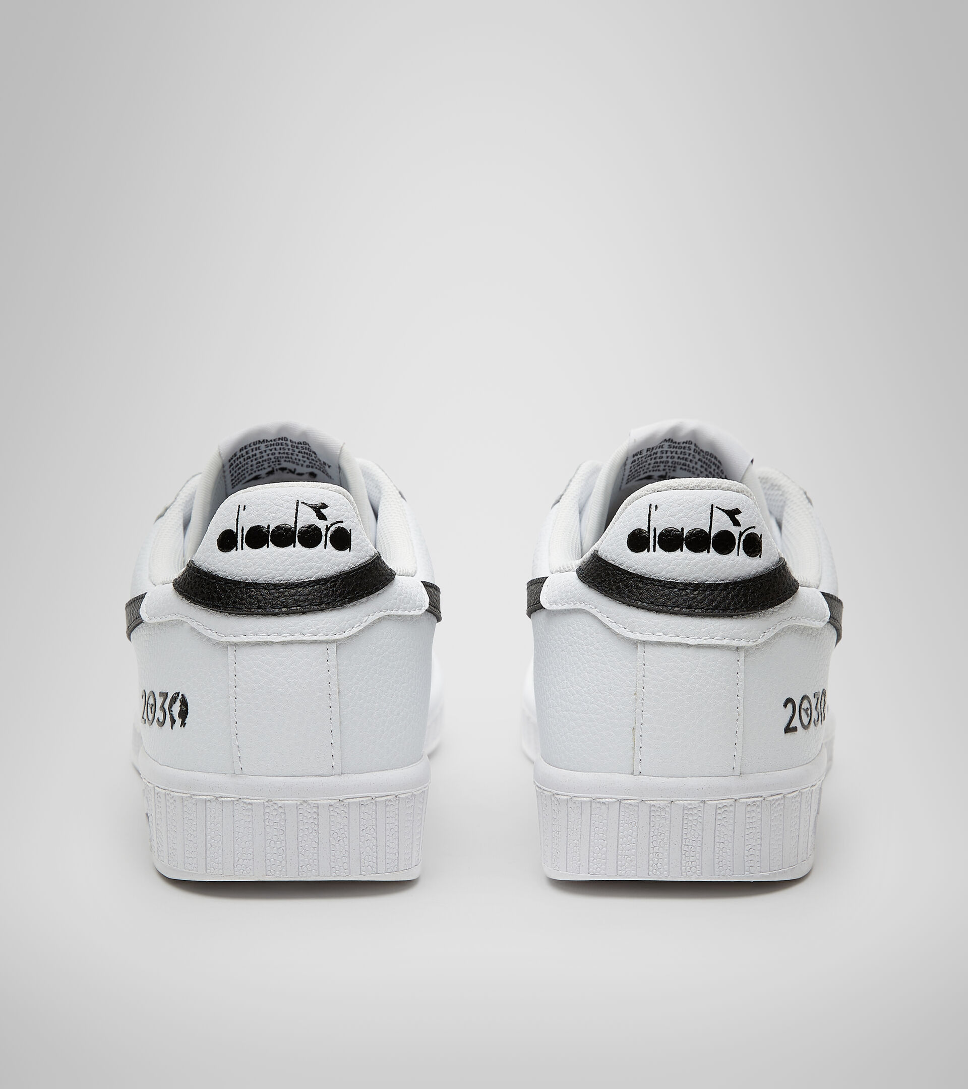 Sportswear shoe - Unisex GAME L LOW 2030 WHITE/BLACK - Diadora