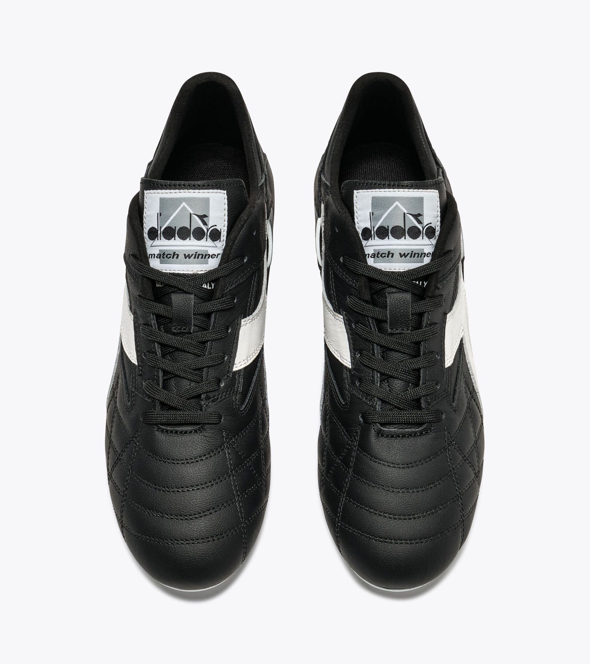 Bota de f&uacute;tbol Made in Italy para superficies compactas - Hombre M.WINNER  ITA OG 94 LT+  MDPU NEGRO/BLANCO - Diadora