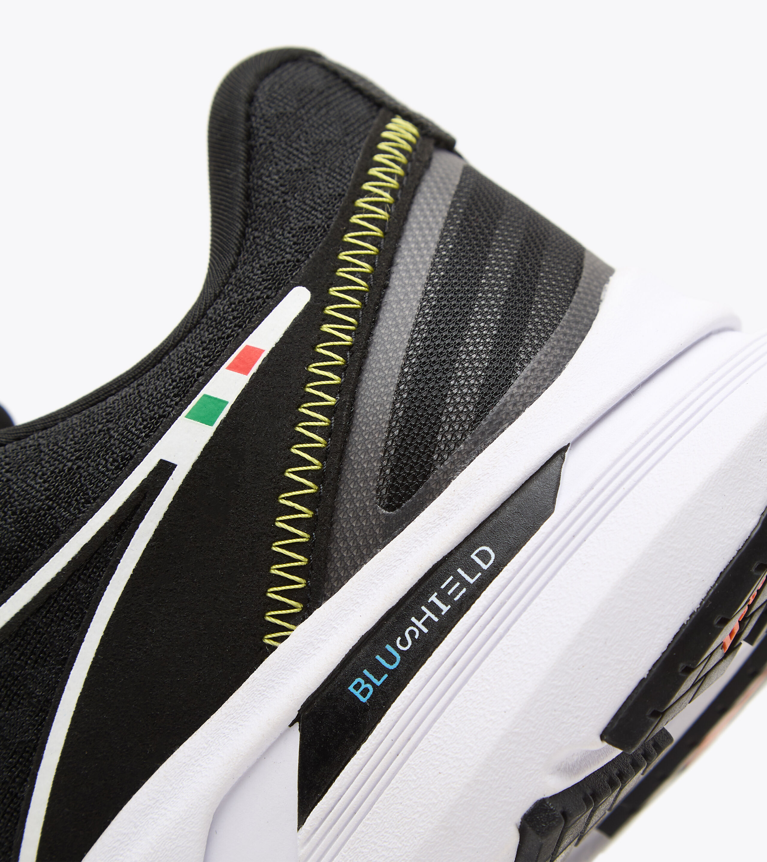 diadora blushield mythos 2