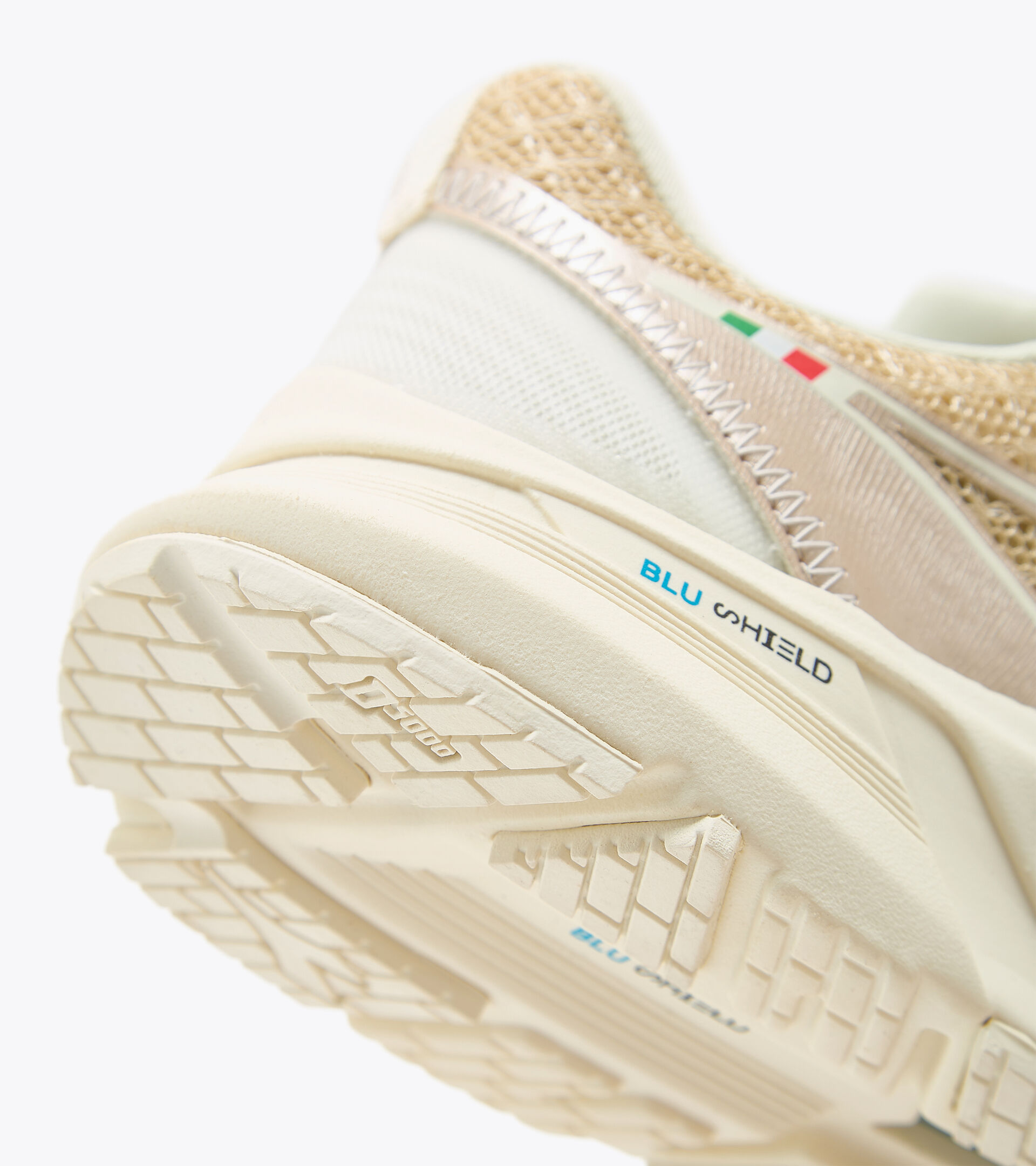 Chaussures de running - Femme MYTHOS BLUSHIELD VOLO 2 GOLD W OR BRILLANT/BLANCHE MURMURE - Diadora
