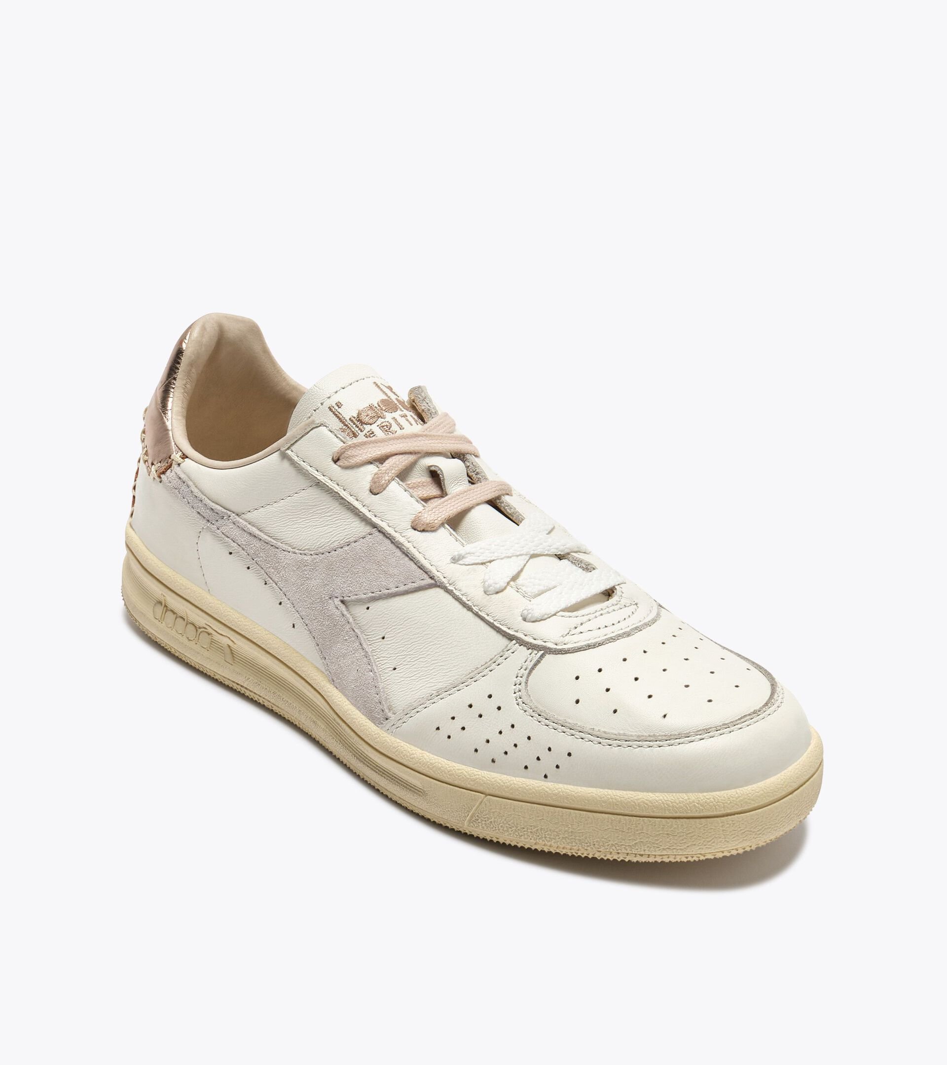 Heritage leather sneaker - All-gender
 B.ELITE X-STITCH WN WHITE/FROSTED ALMOND - Diadora