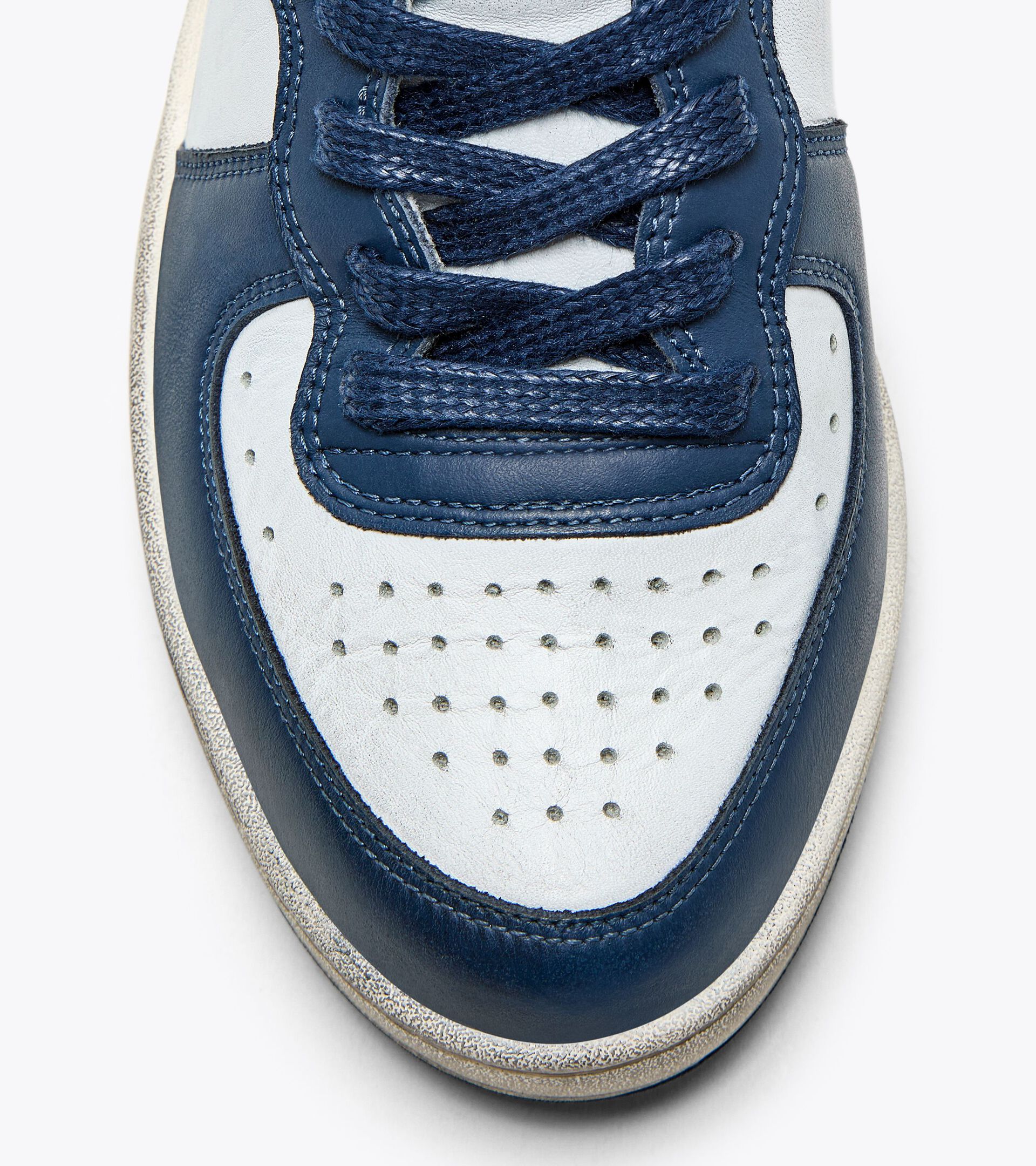 Heritage shoe - Gender Neutral MI BASKET USED WHITE/ENSIGN BLUE - Diadora