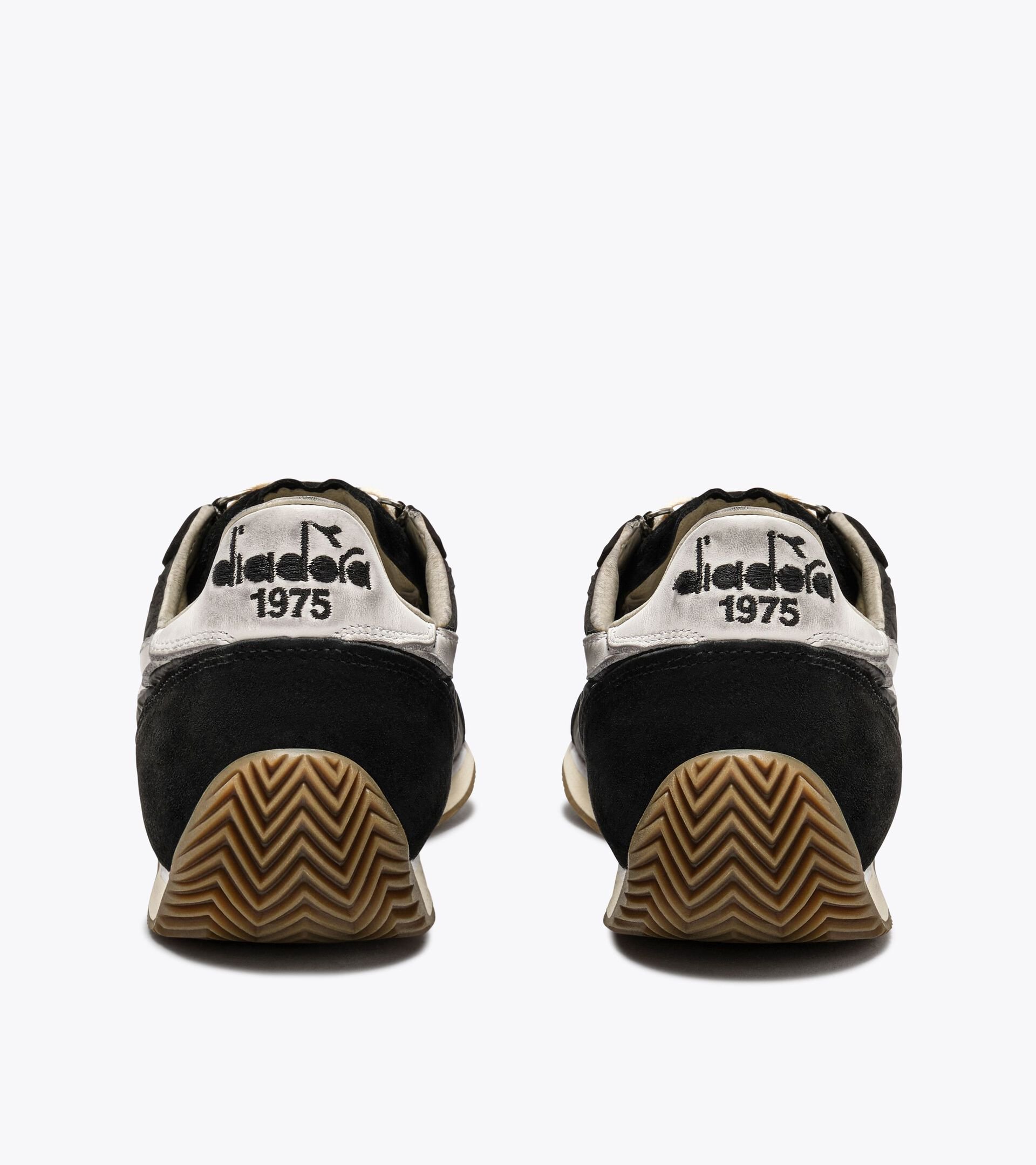 Heritage-Sneaker aus Veloursleder - Alle Geschlechter EQUIPE VELA SW SCHWARZ - Diadora