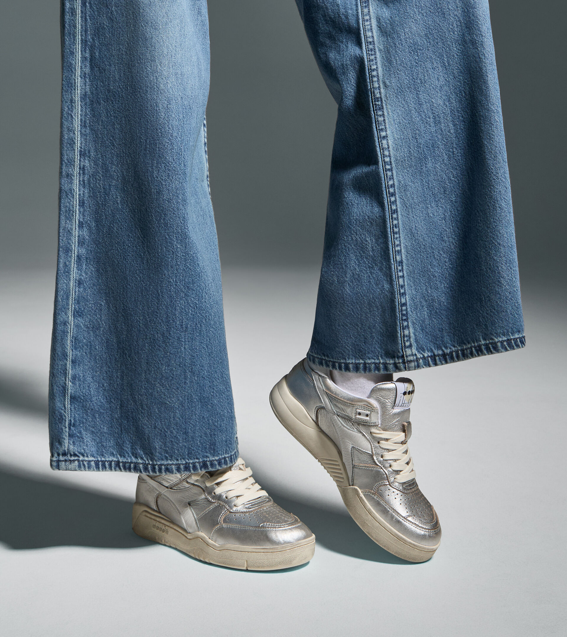 Heritage leather sneaker - Women’s B.560 METALLIC WN WHITE - Diadora